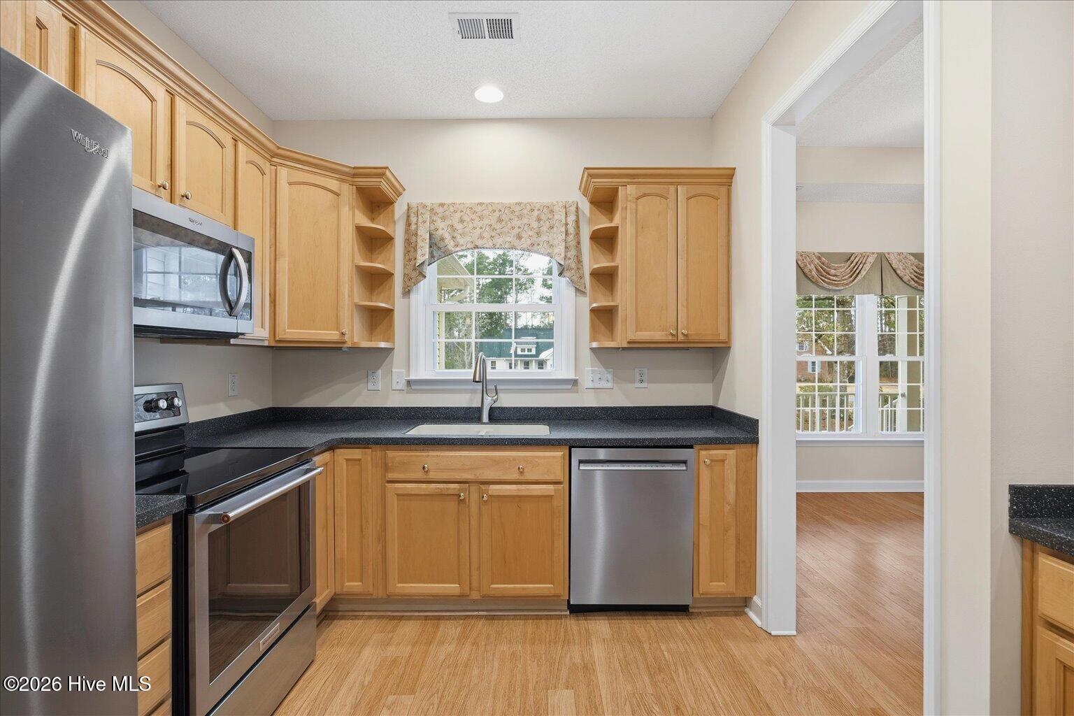 100553011 | Photo 22