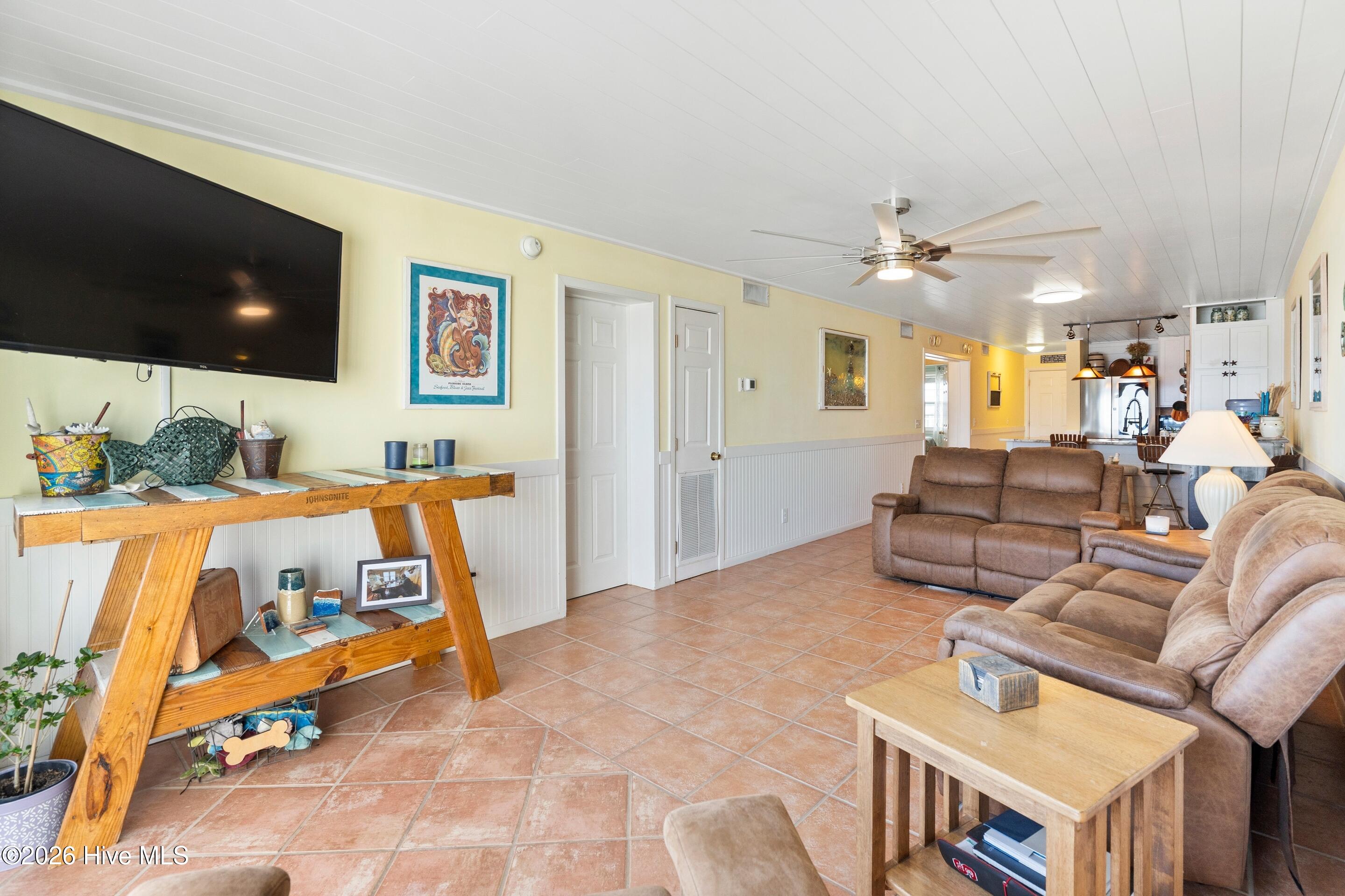 100549000 | Photo 20