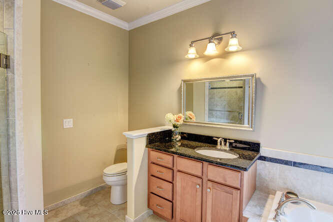 100559785 | Photo 16