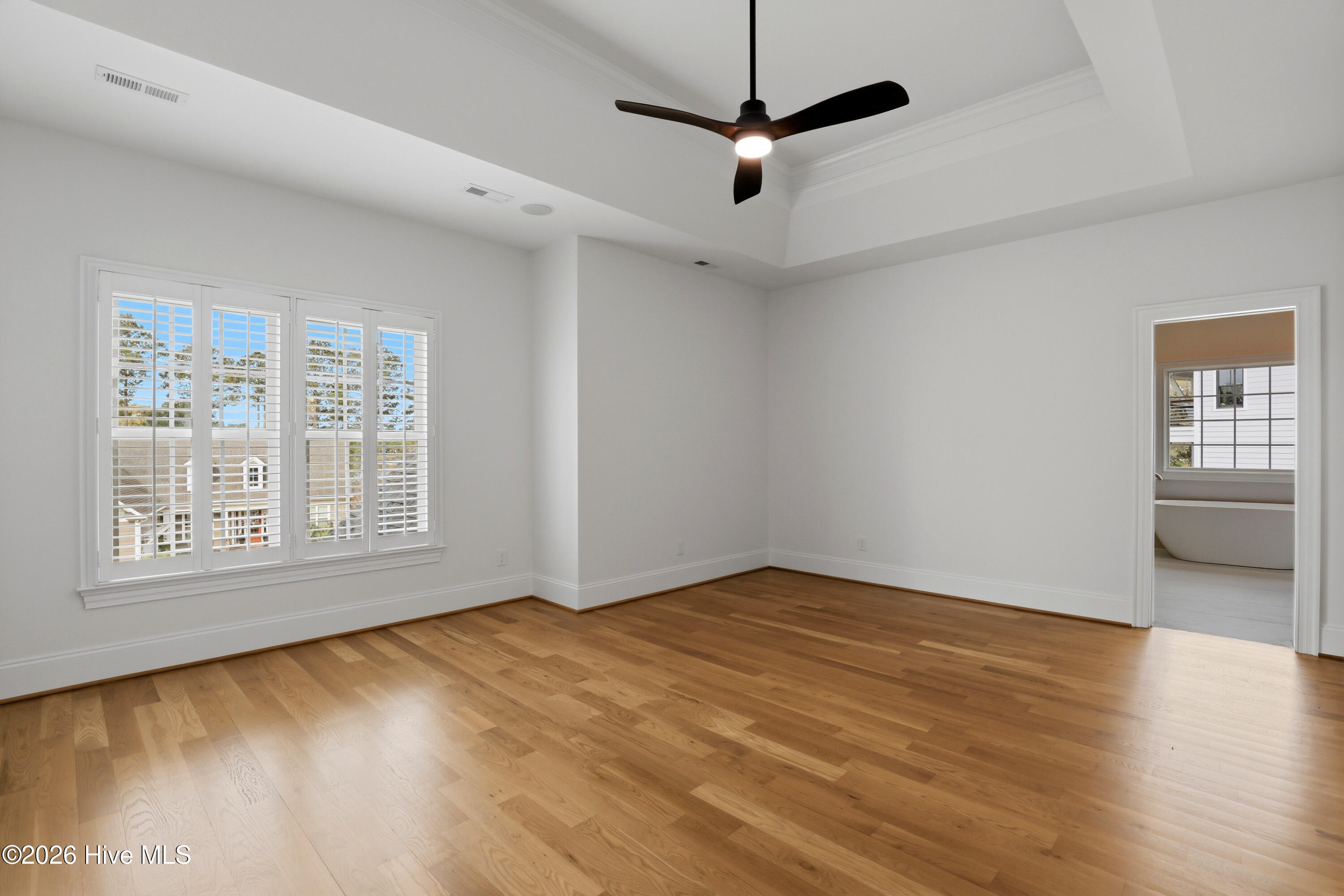 100562697 | Photo 22