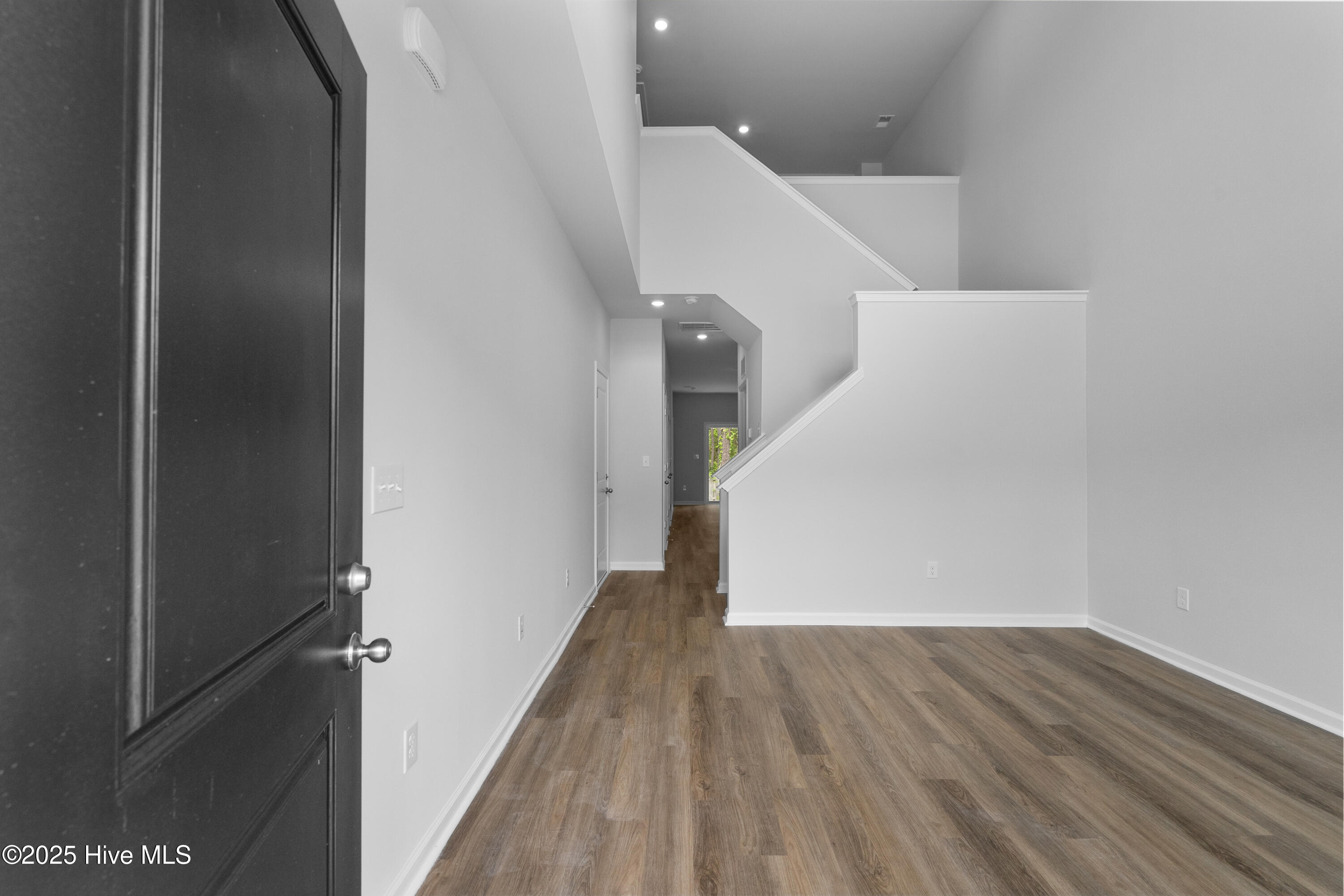 100511298 | Photo 10