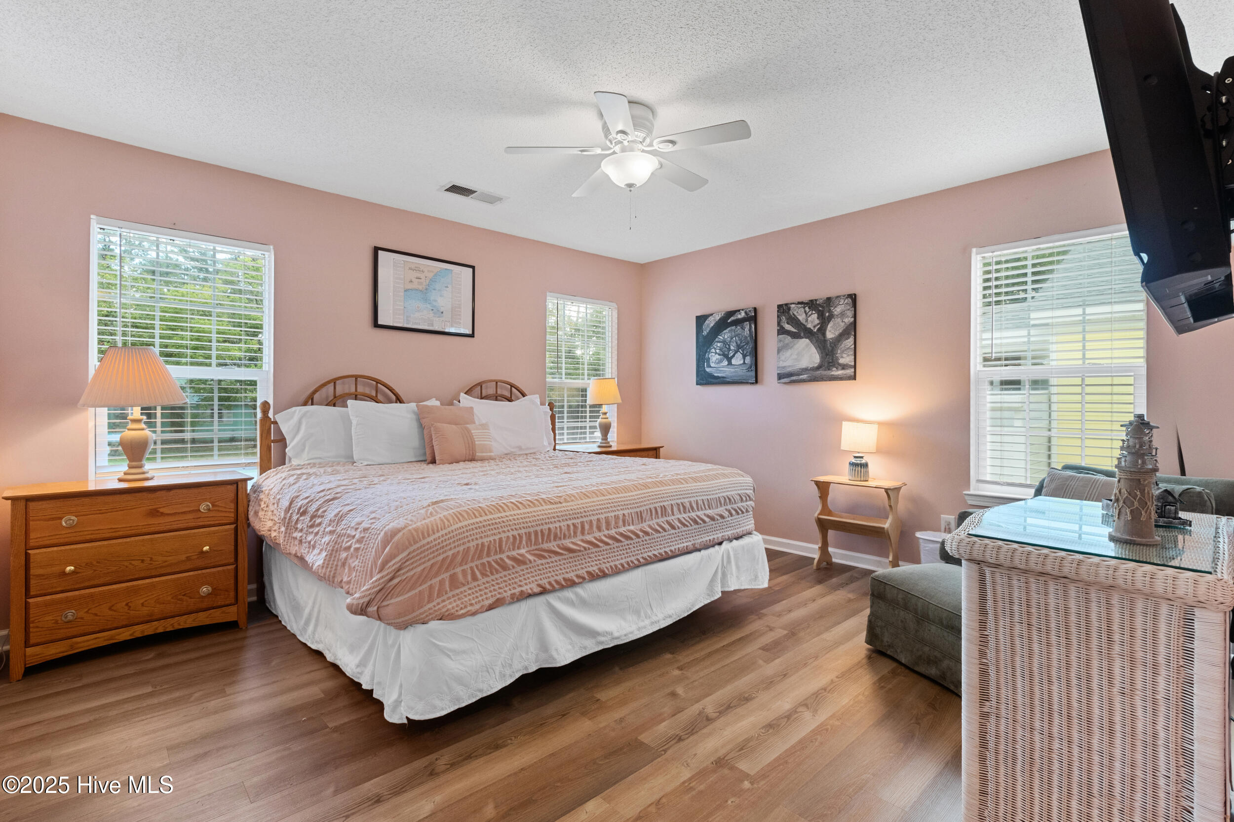 100525296 | Photo 26