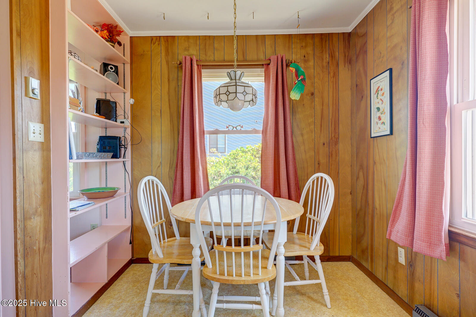 100519598 | Photo 11