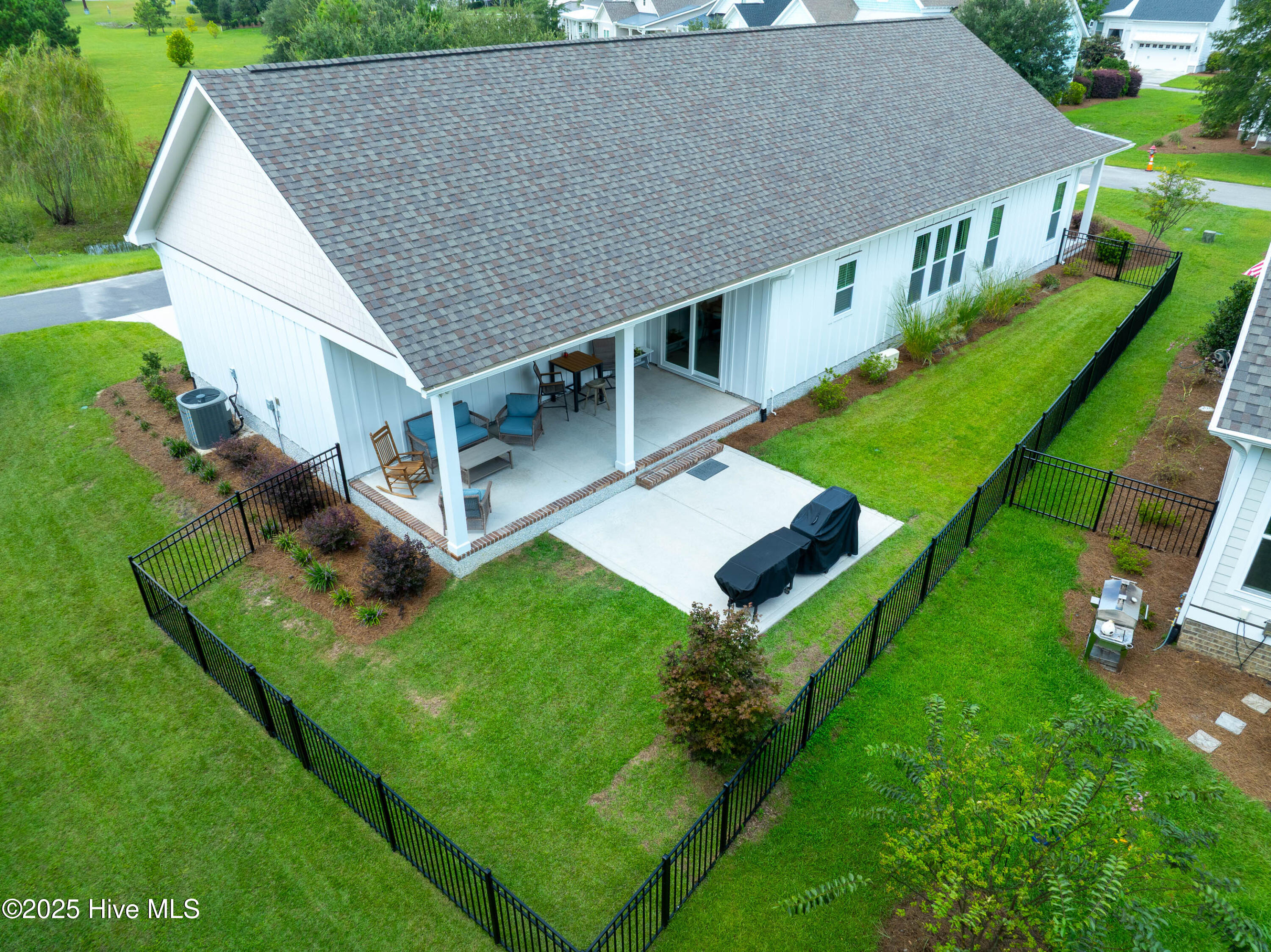 100526506 | Photo 42