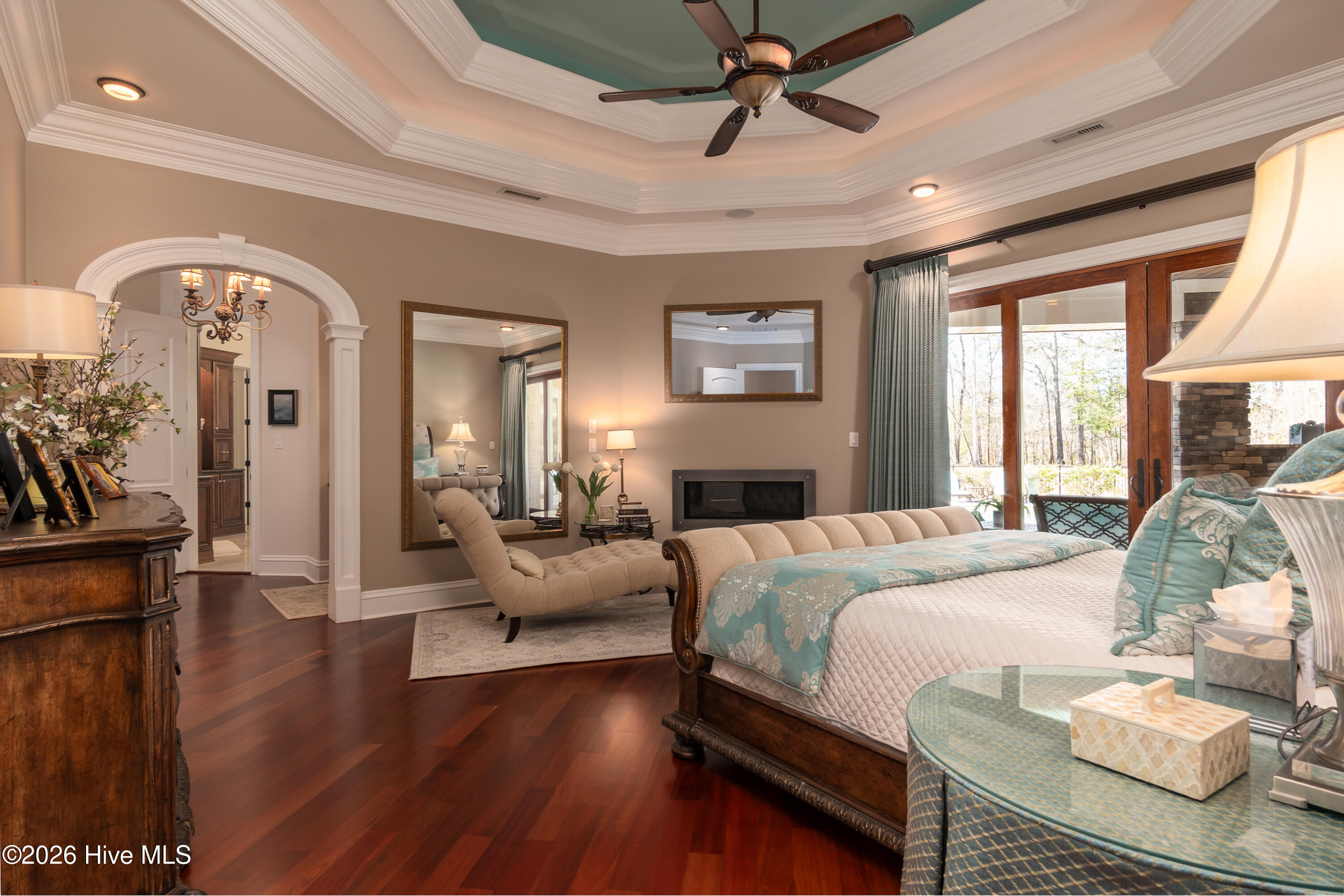 100550947 | Photo 35