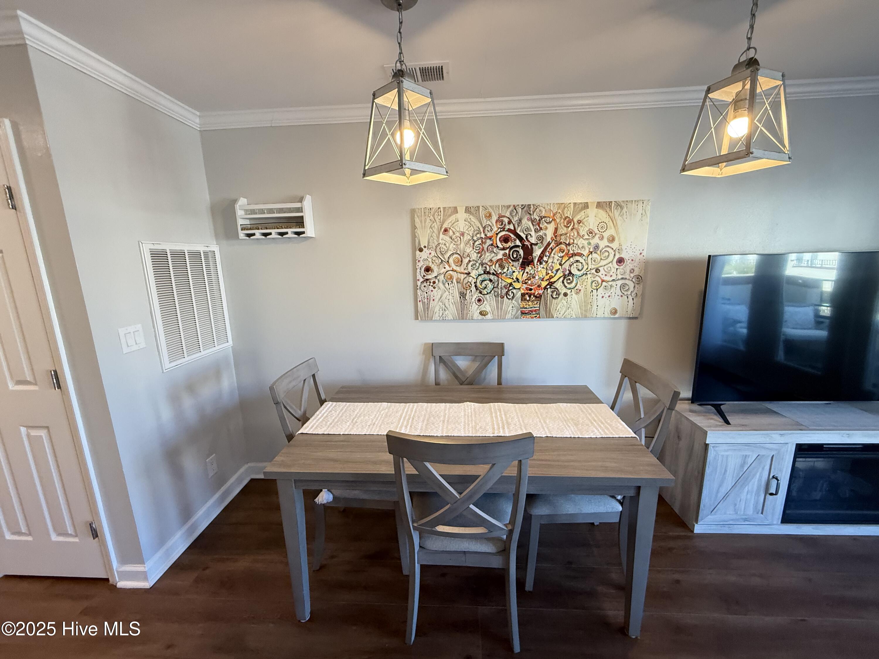 100495942 | Photo 10