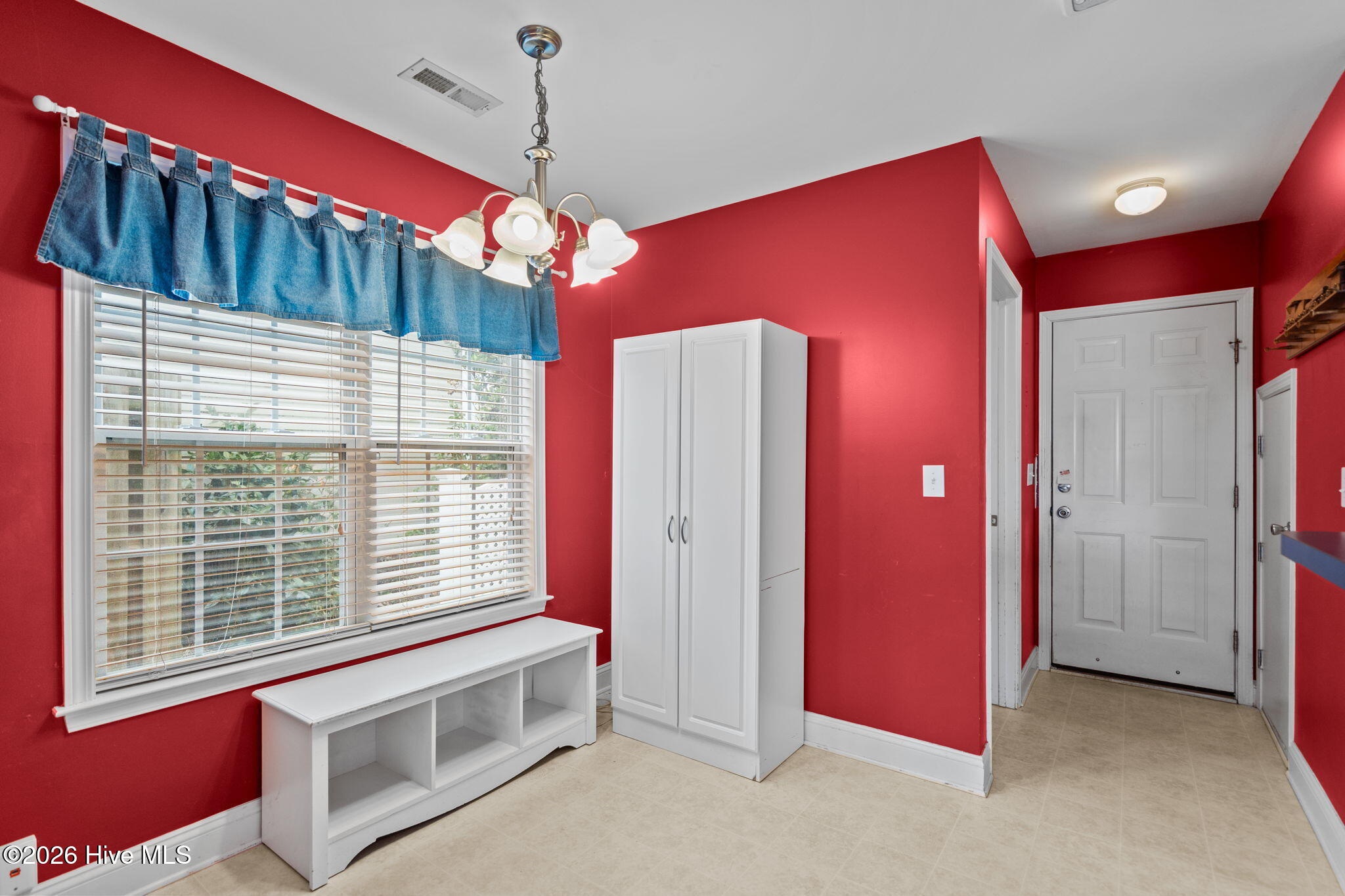 100552378 | Photo 23