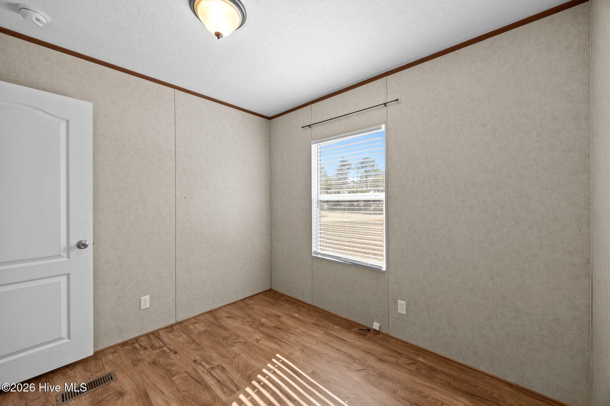 100551918 | Photo 33