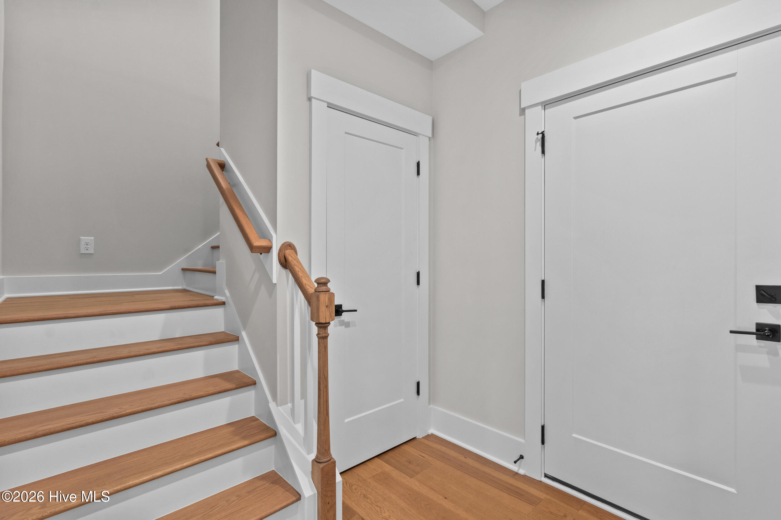 100568514 | Photo 34