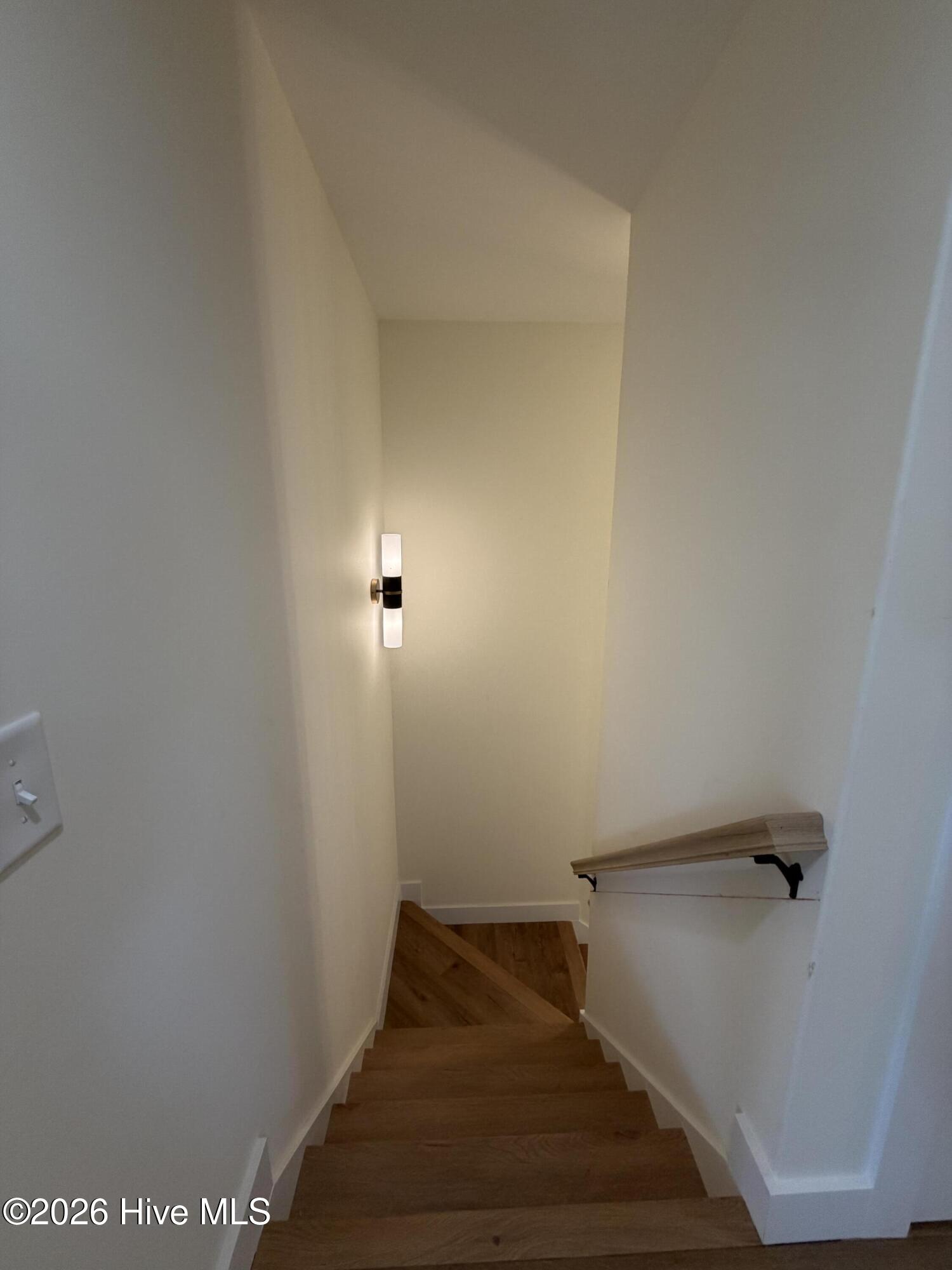 100568393 | Photo 35