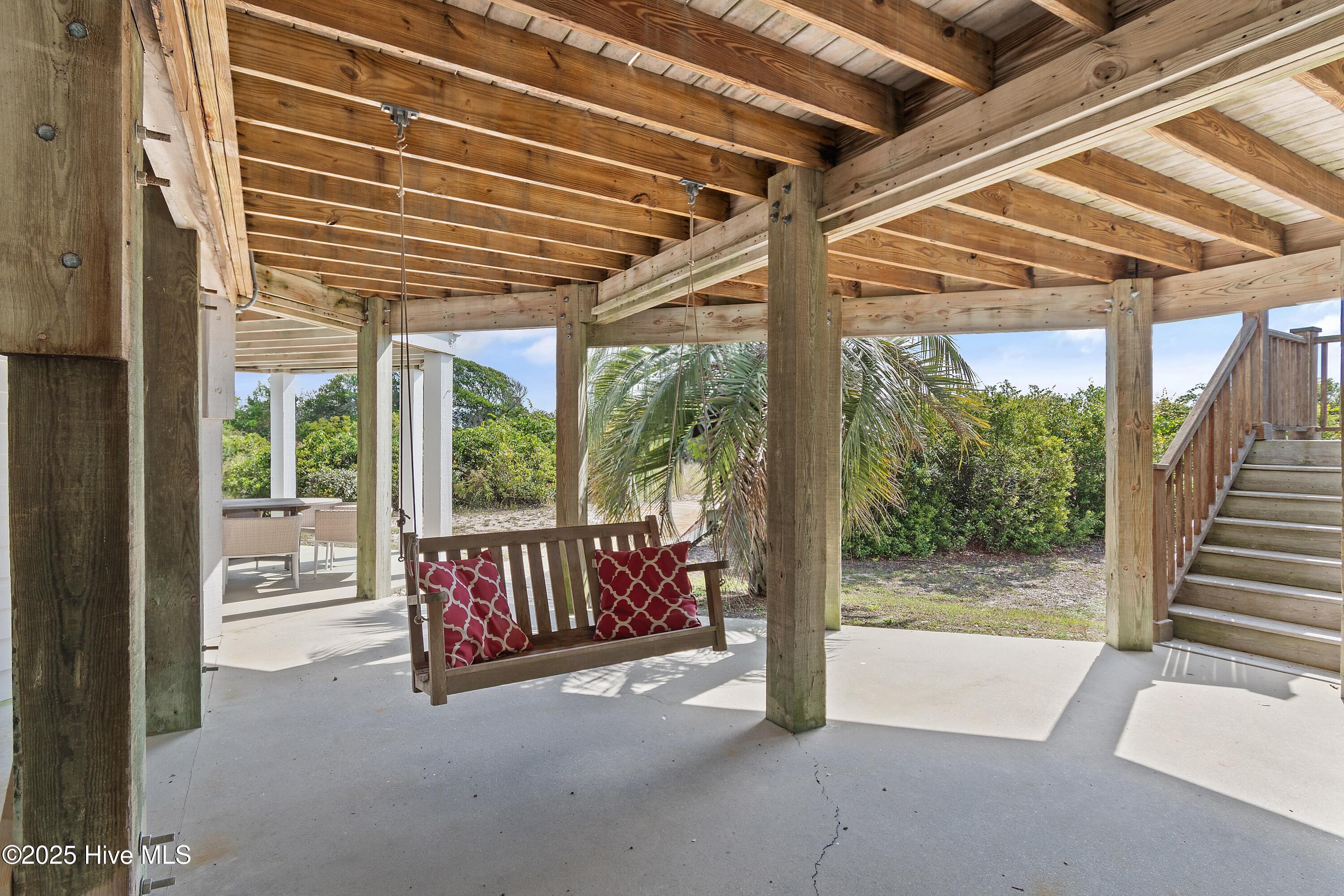 100536702 | Photo 111