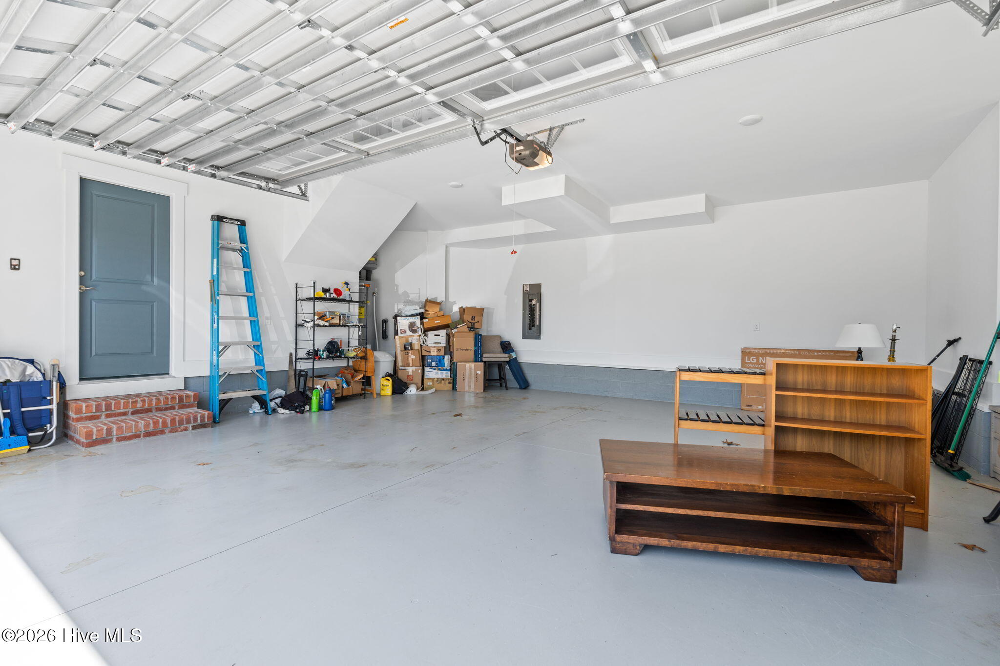 100564943 | Photo 47