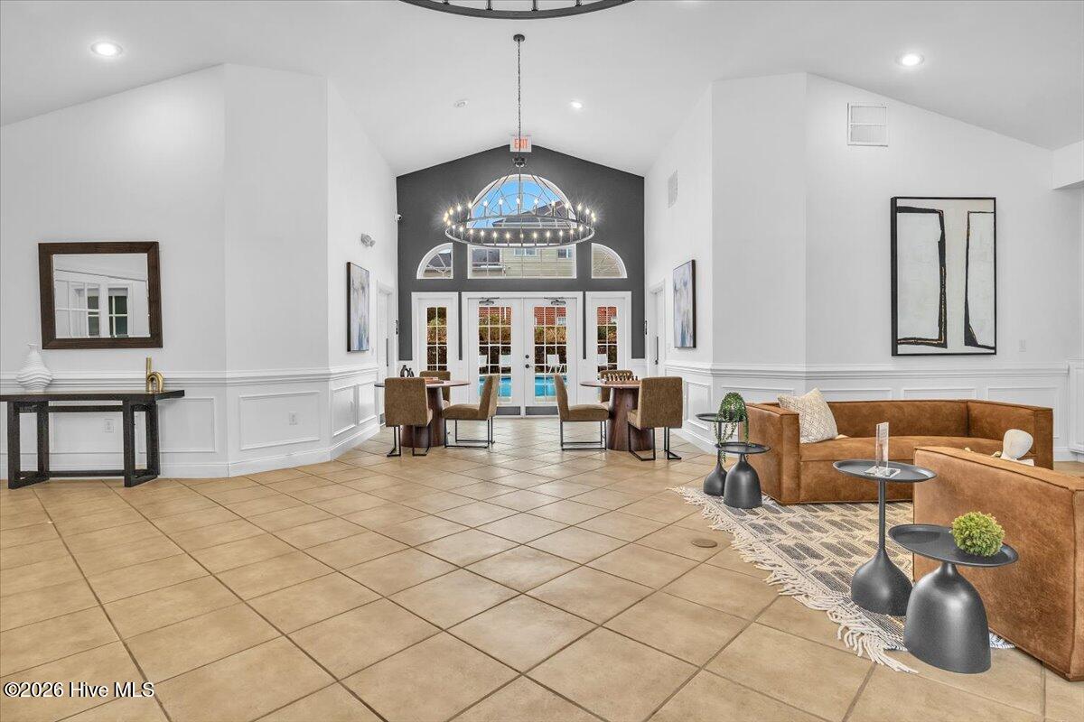 100557211 | Photo 24