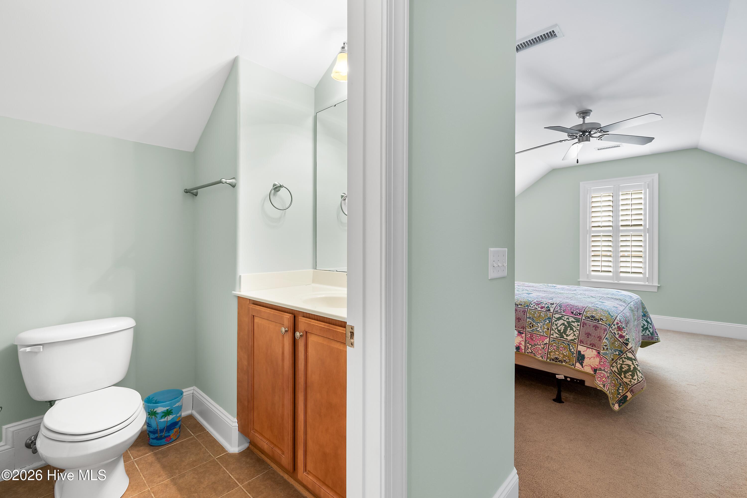 100554083 | Photo 35