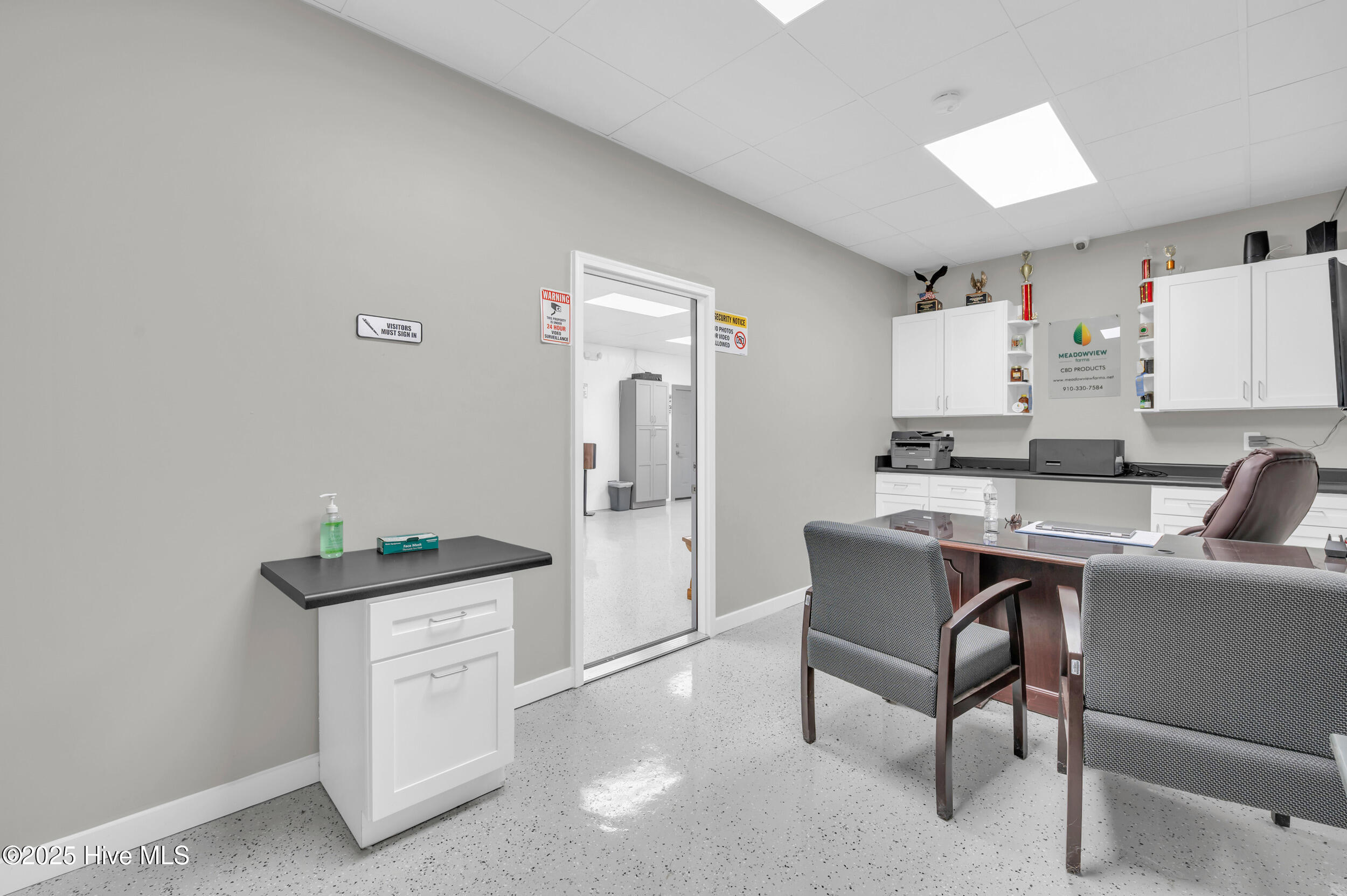 100532115 | Photo 42