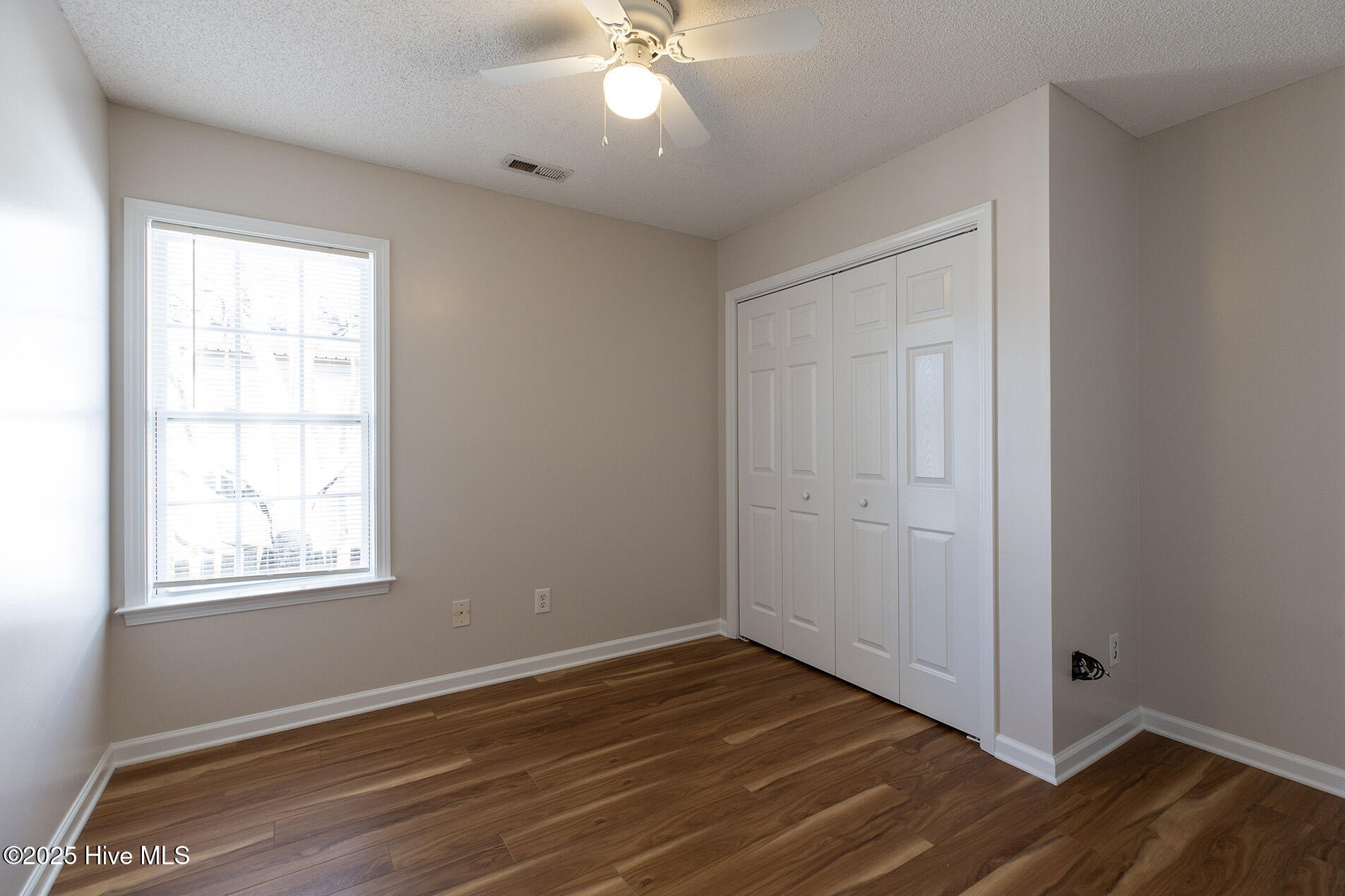 100539713 | Photo 23