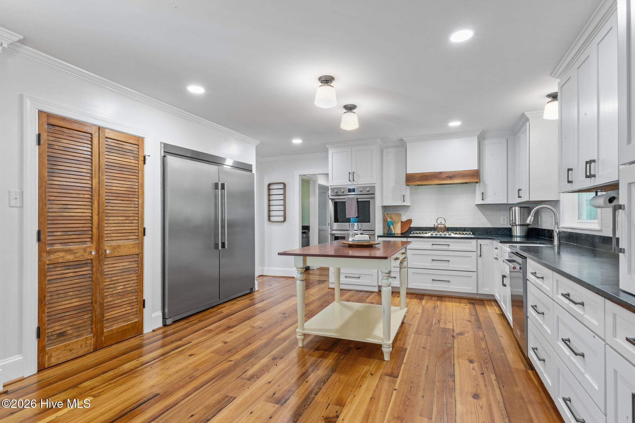 218 Lands End Road,Morehead City
