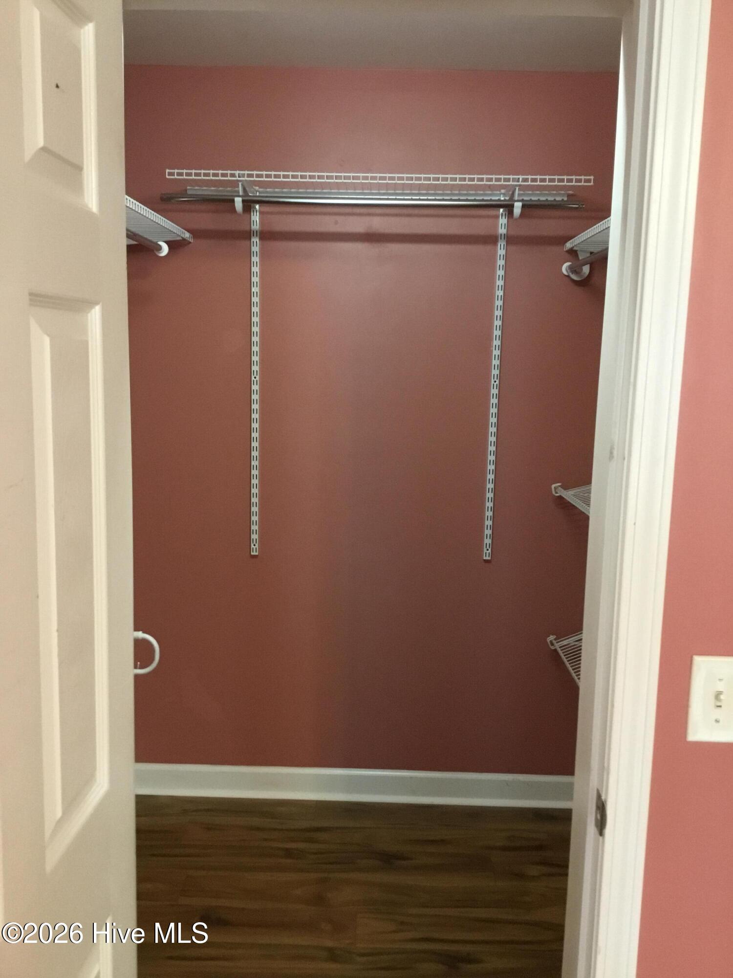 100556165 | Photo 14