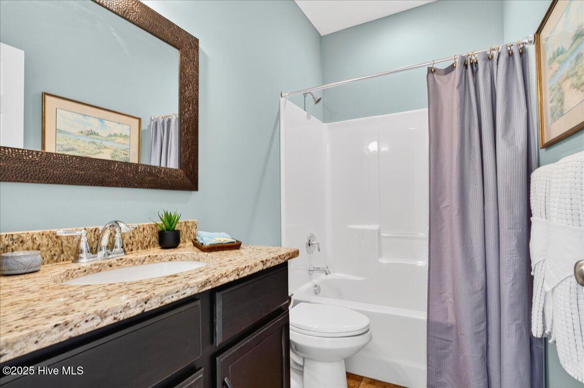 100541263 | Photo 42