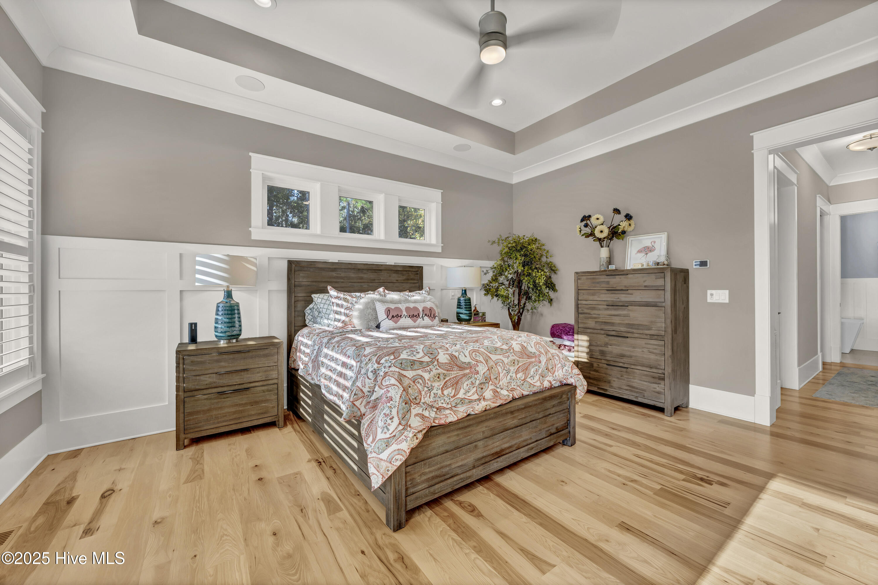 100543149 | Photo 37