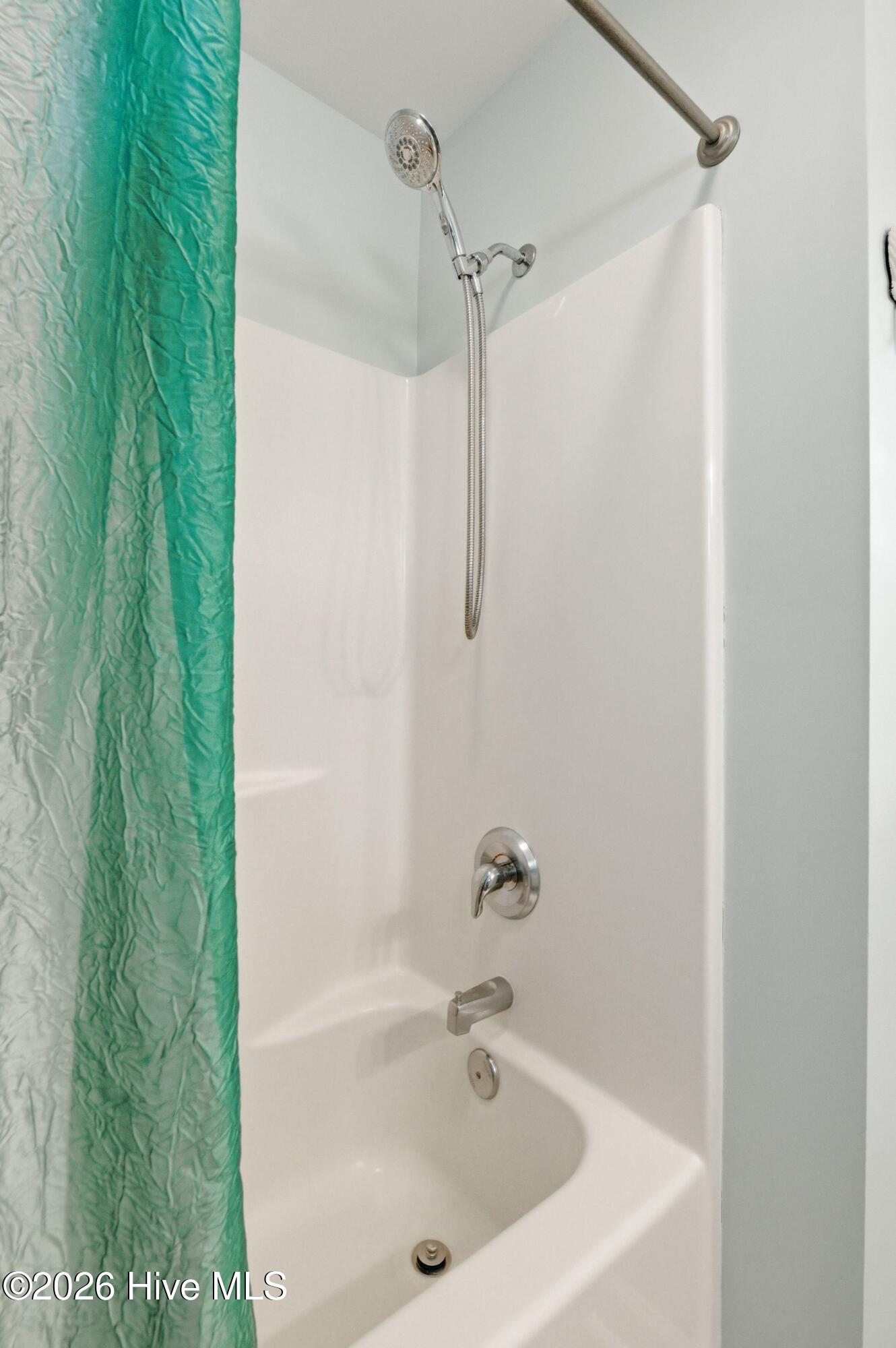 100570503 | Photo 36