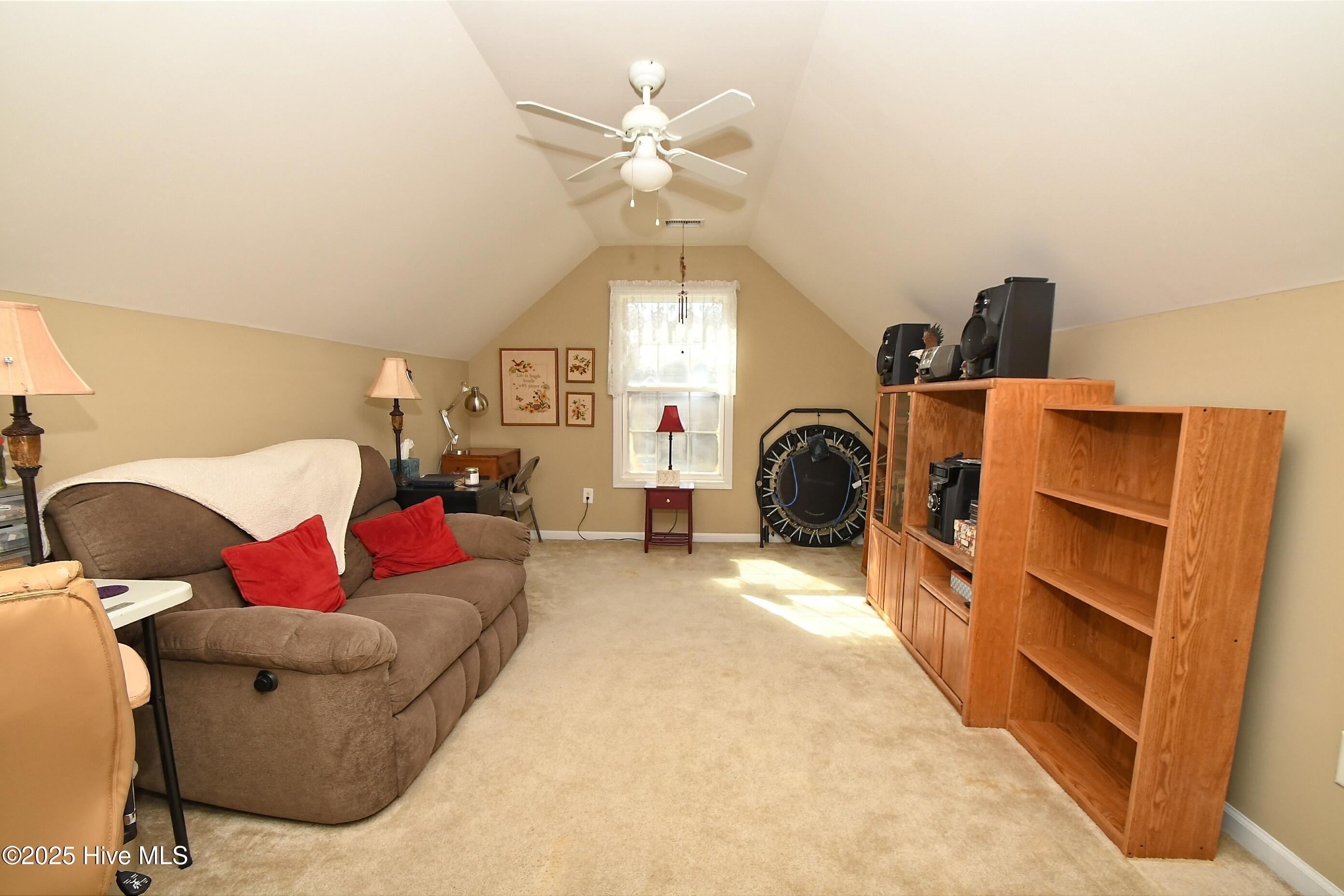 100541260 | Photo 26