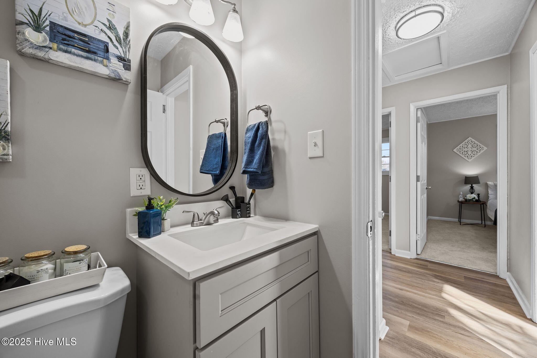 100543072 | Photo 30