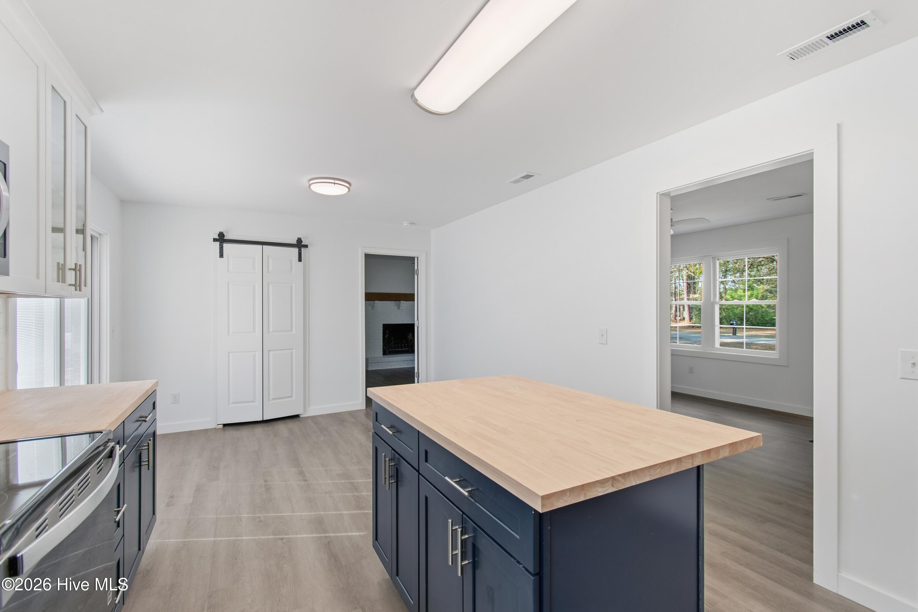 100550863 | Photo 16