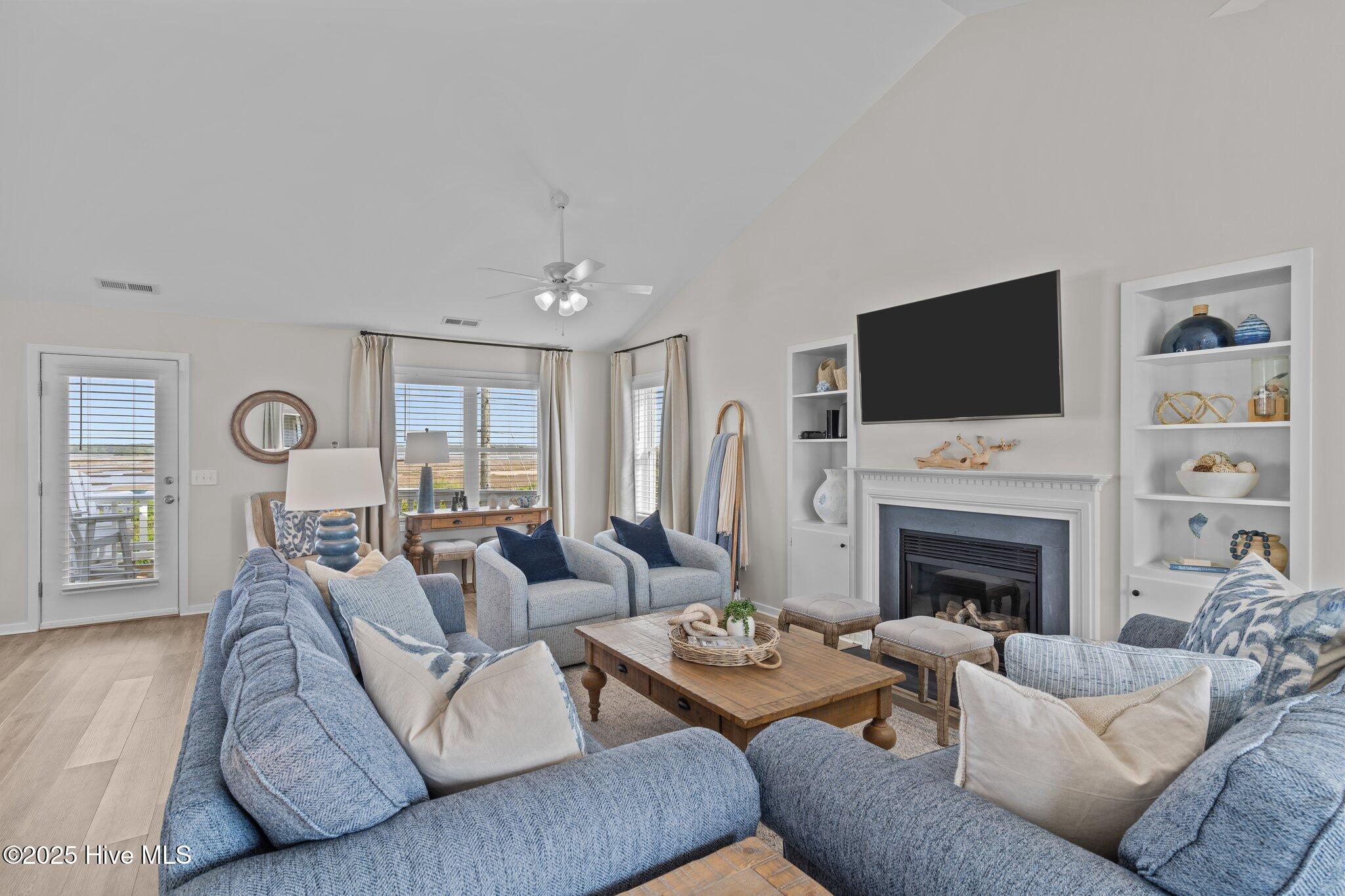 100529383 | Photo 17