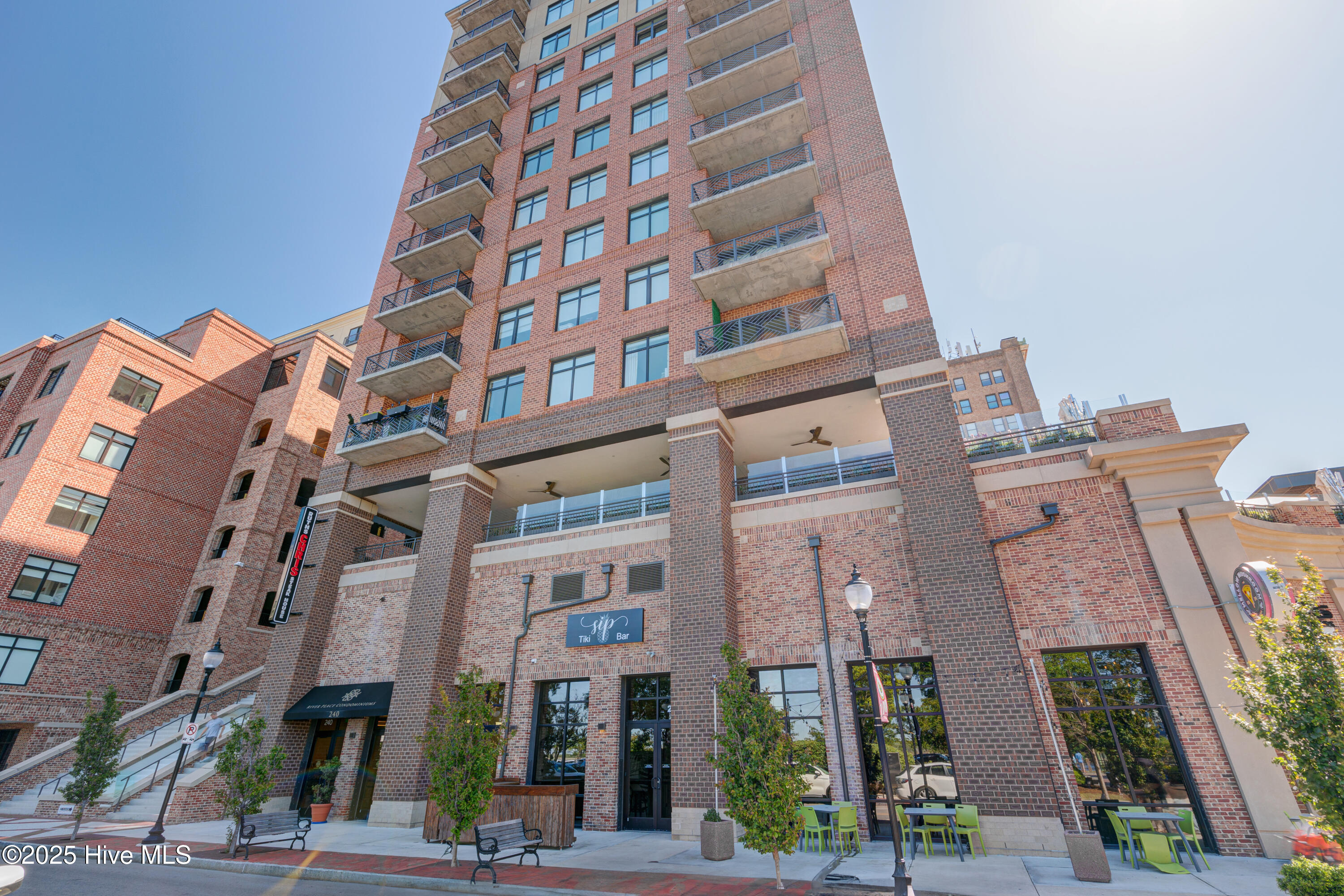 100556750 | Photo 40