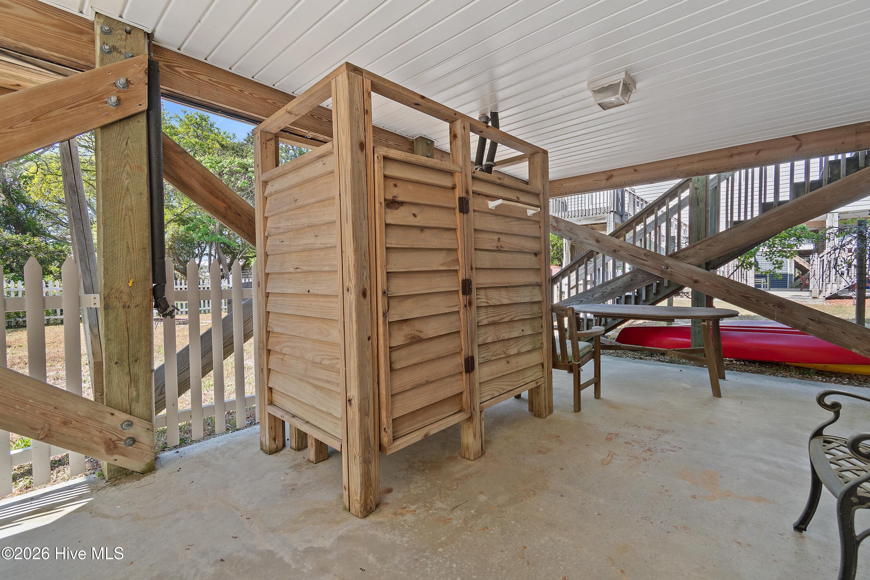 100569880 | Photo 27