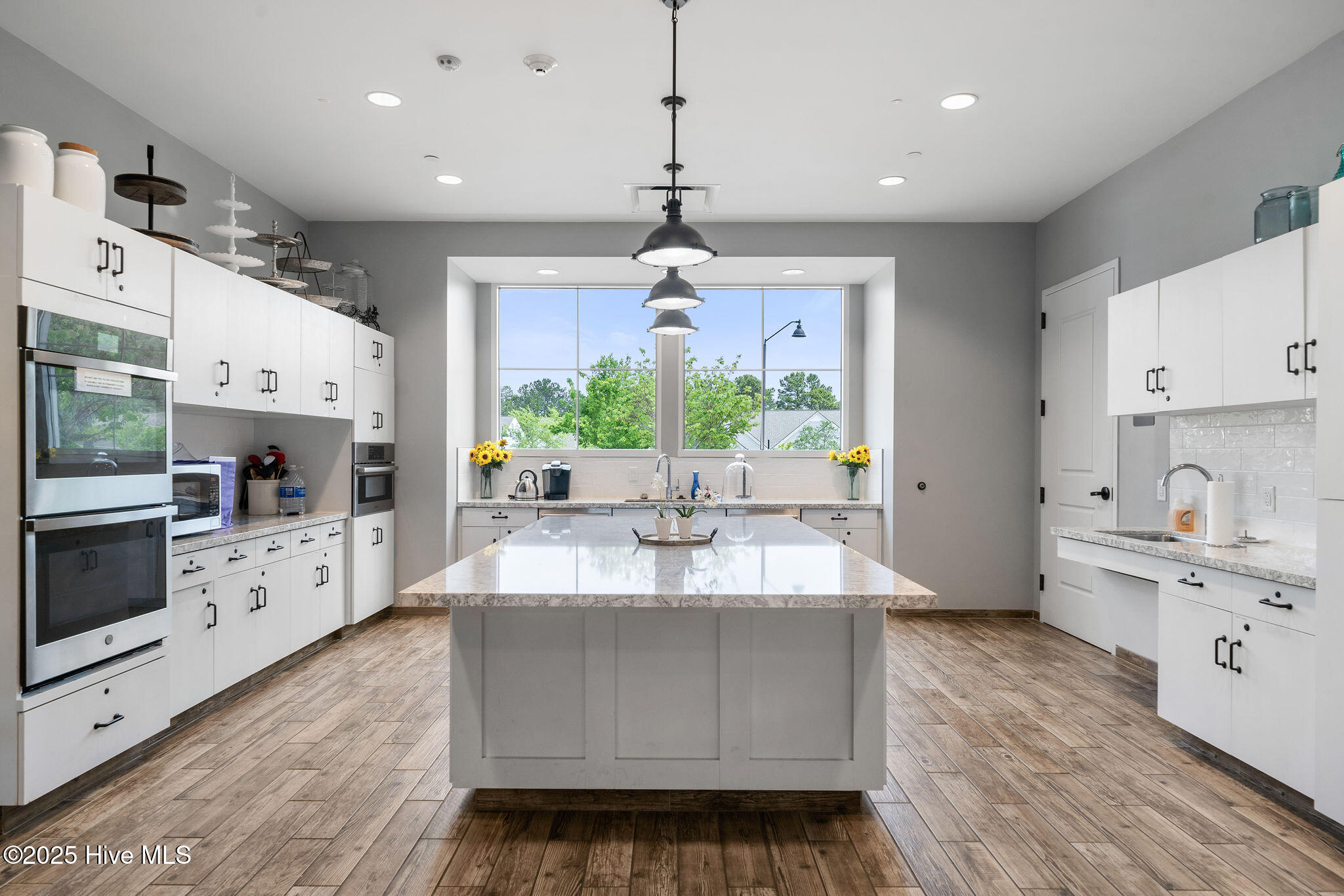 100522757 | Photo 50