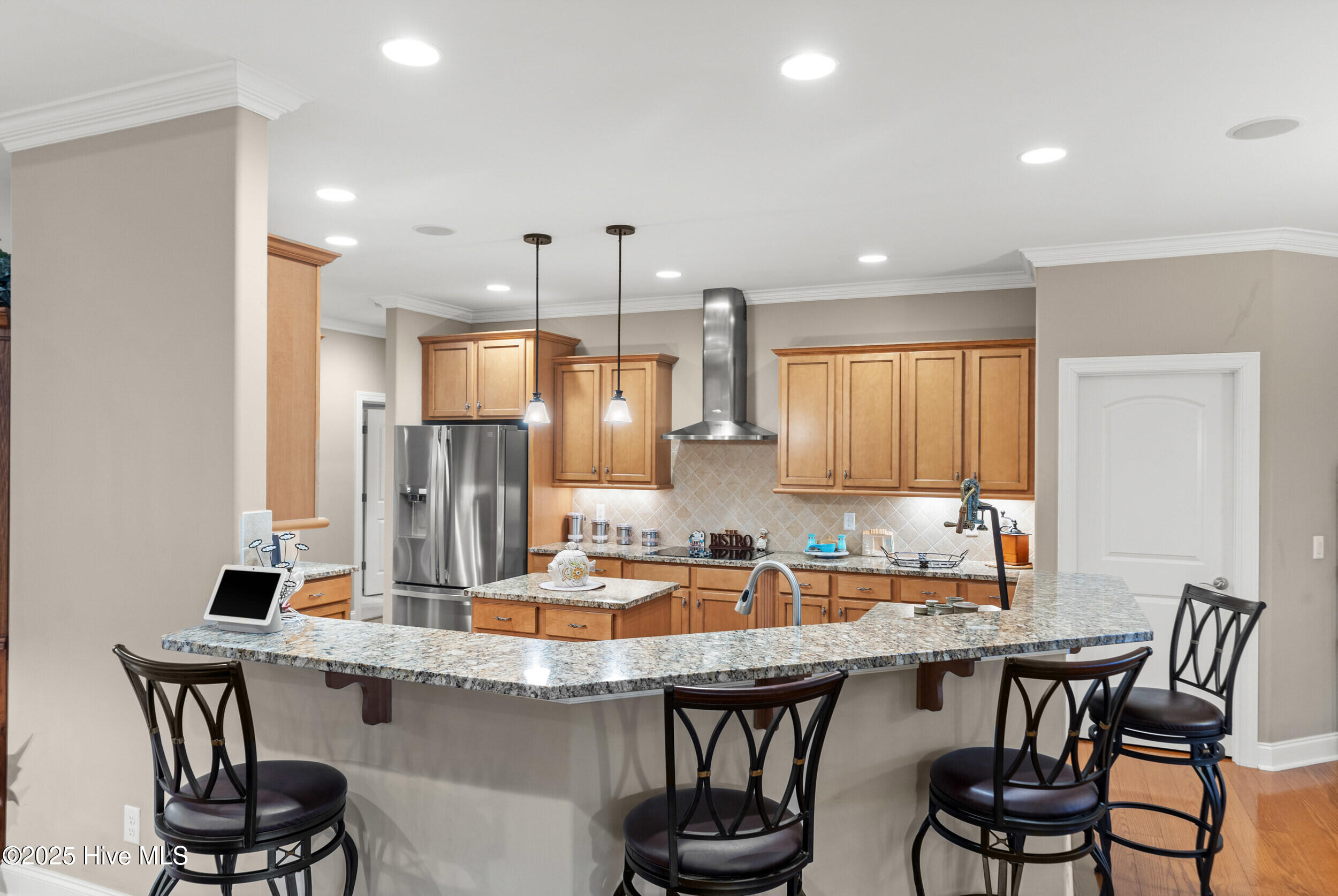 100543015 | Photo 11