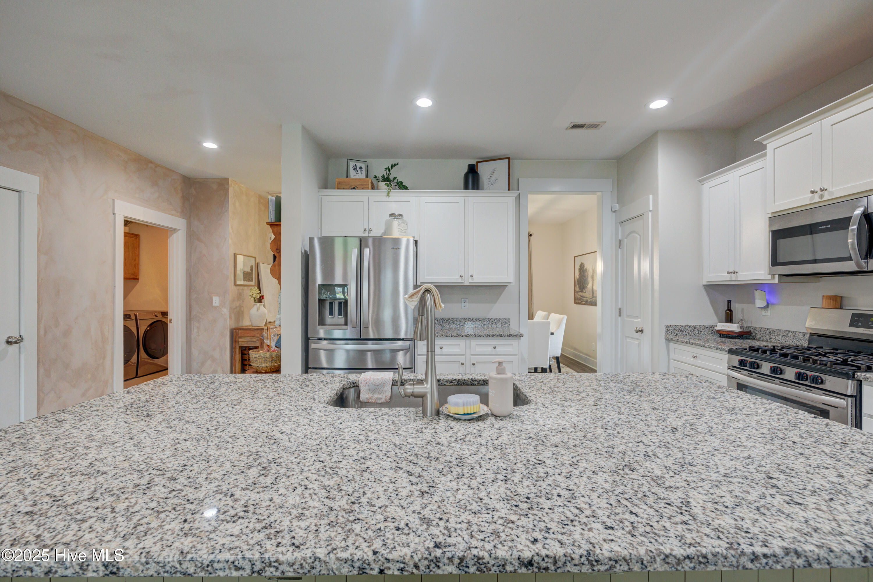 100534229 | Photo 20