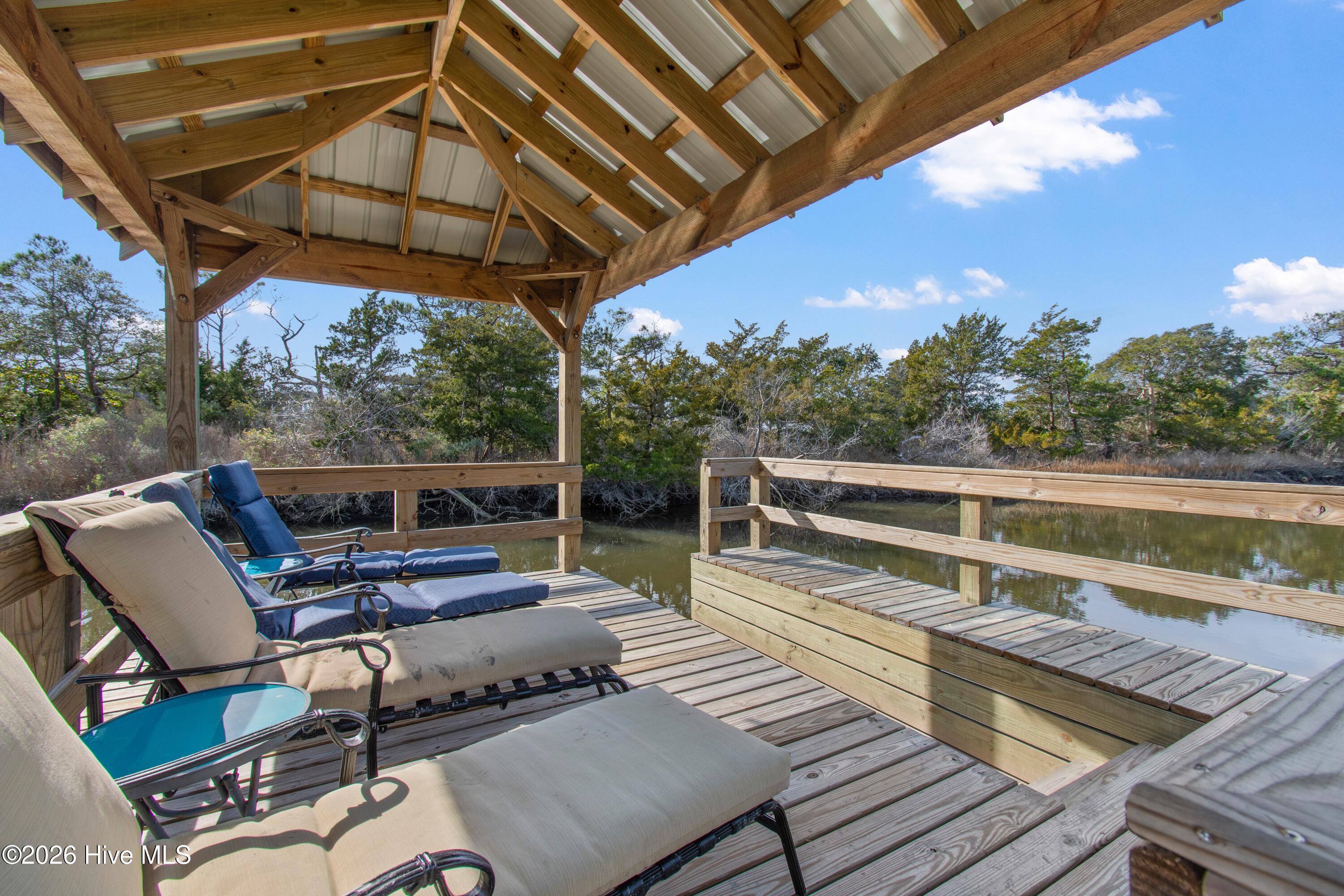 100549205 | Photo 49