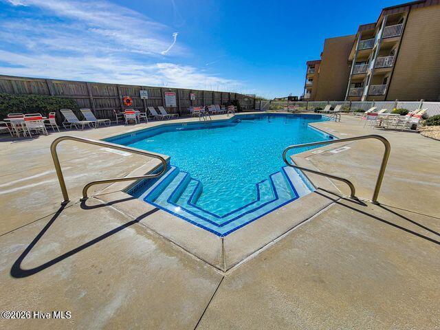 100565312 | Photo 16