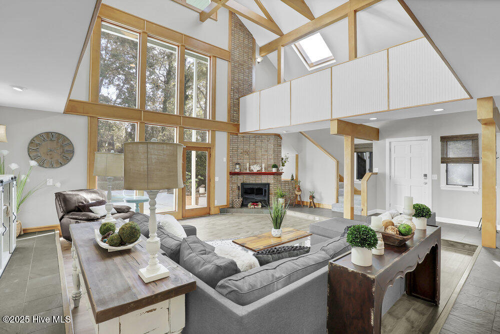 100542503 | Photo 10