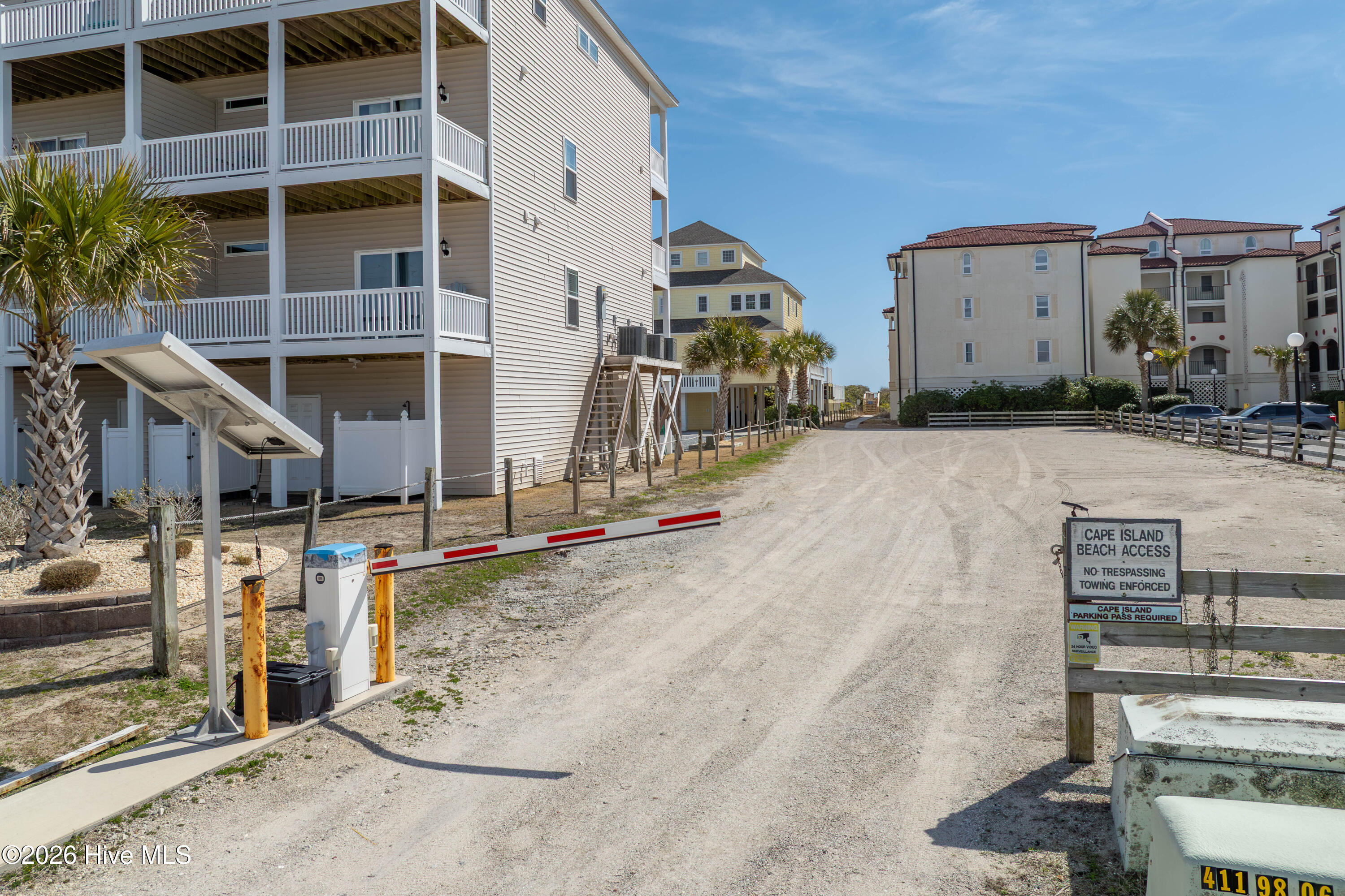 100558828 | Photo 40