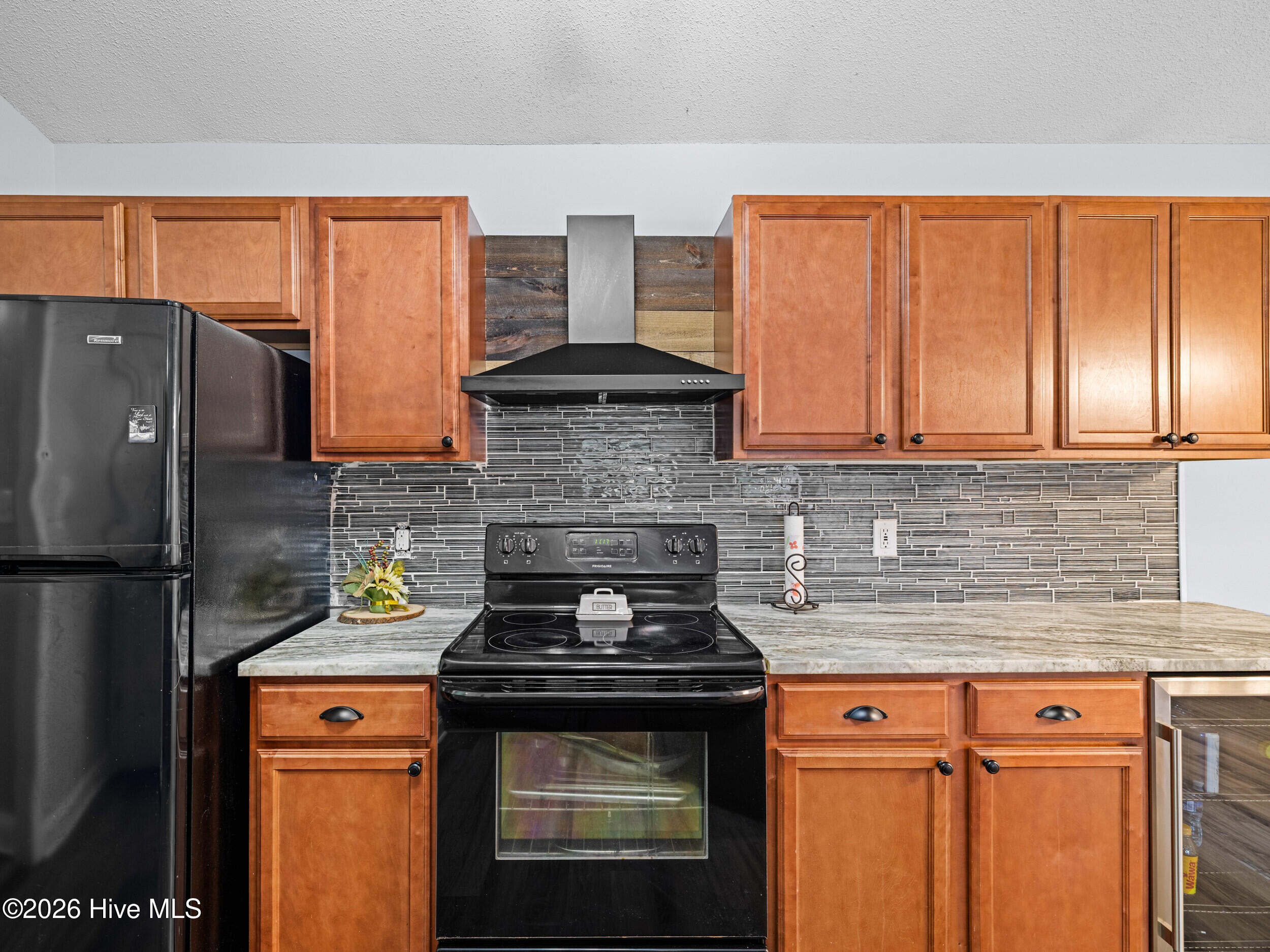 100565306 | Photo 15