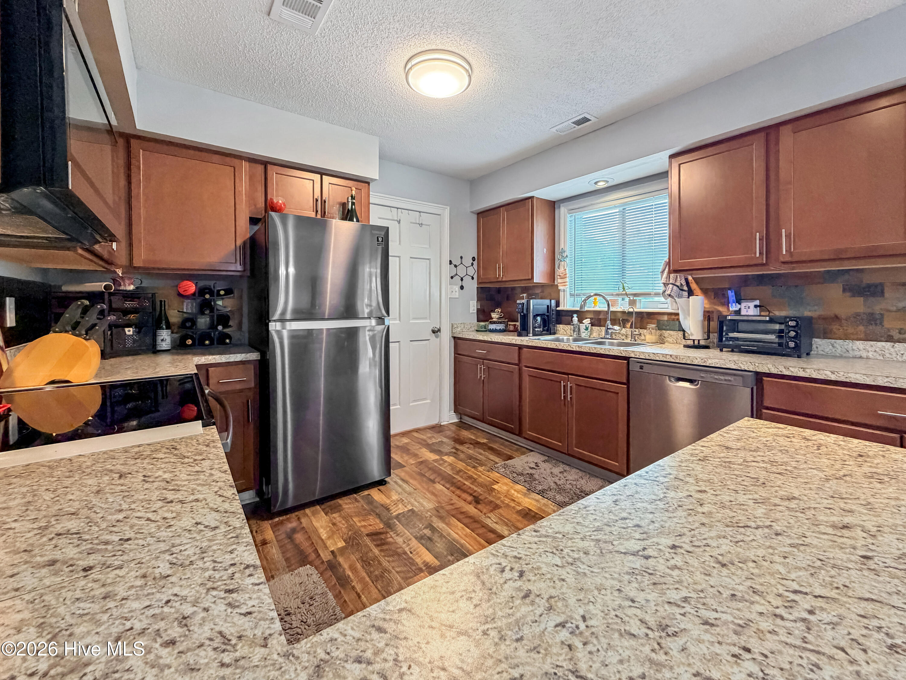 100564725 | Photo 14