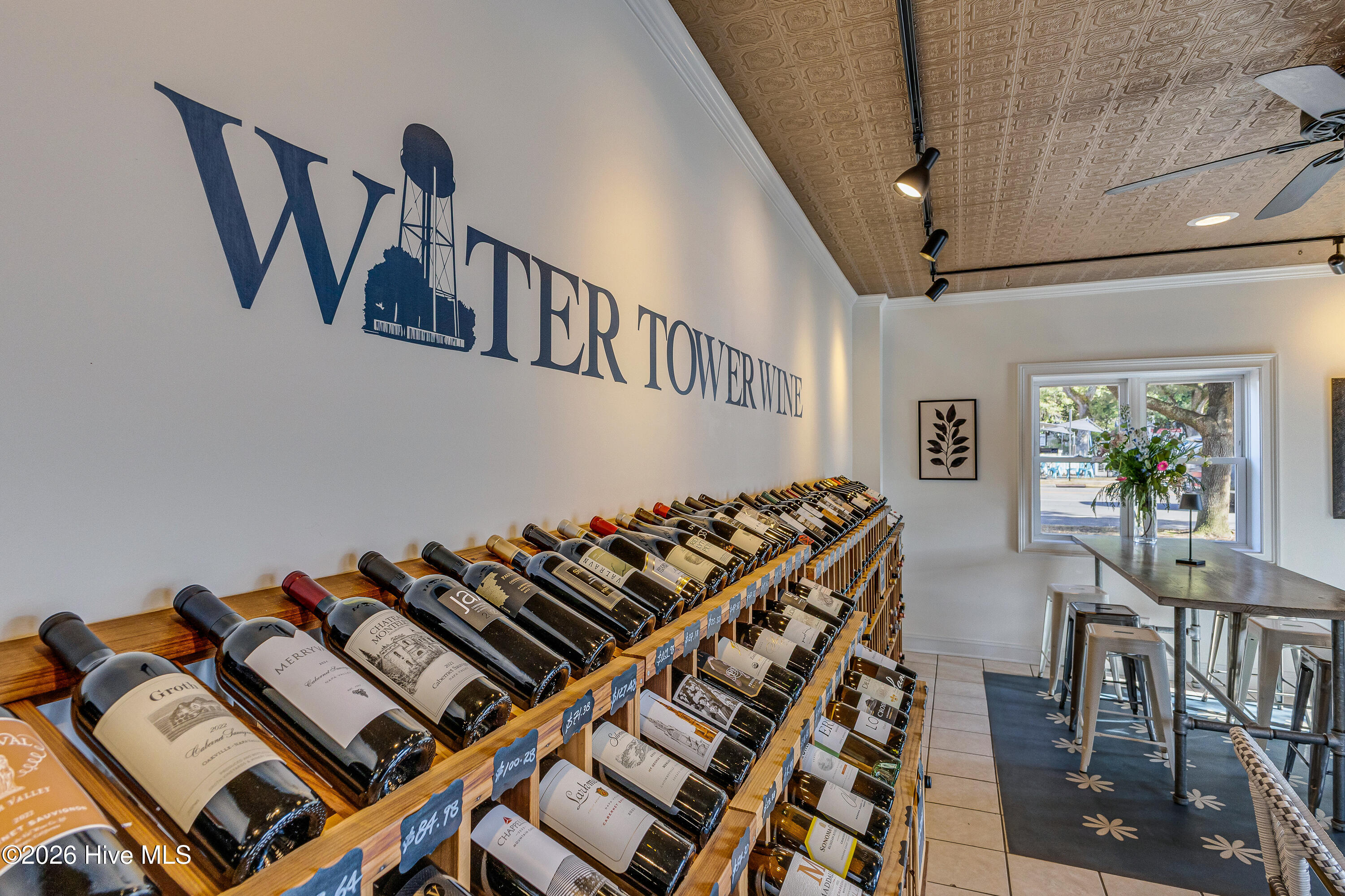 100517348 | Photo 21