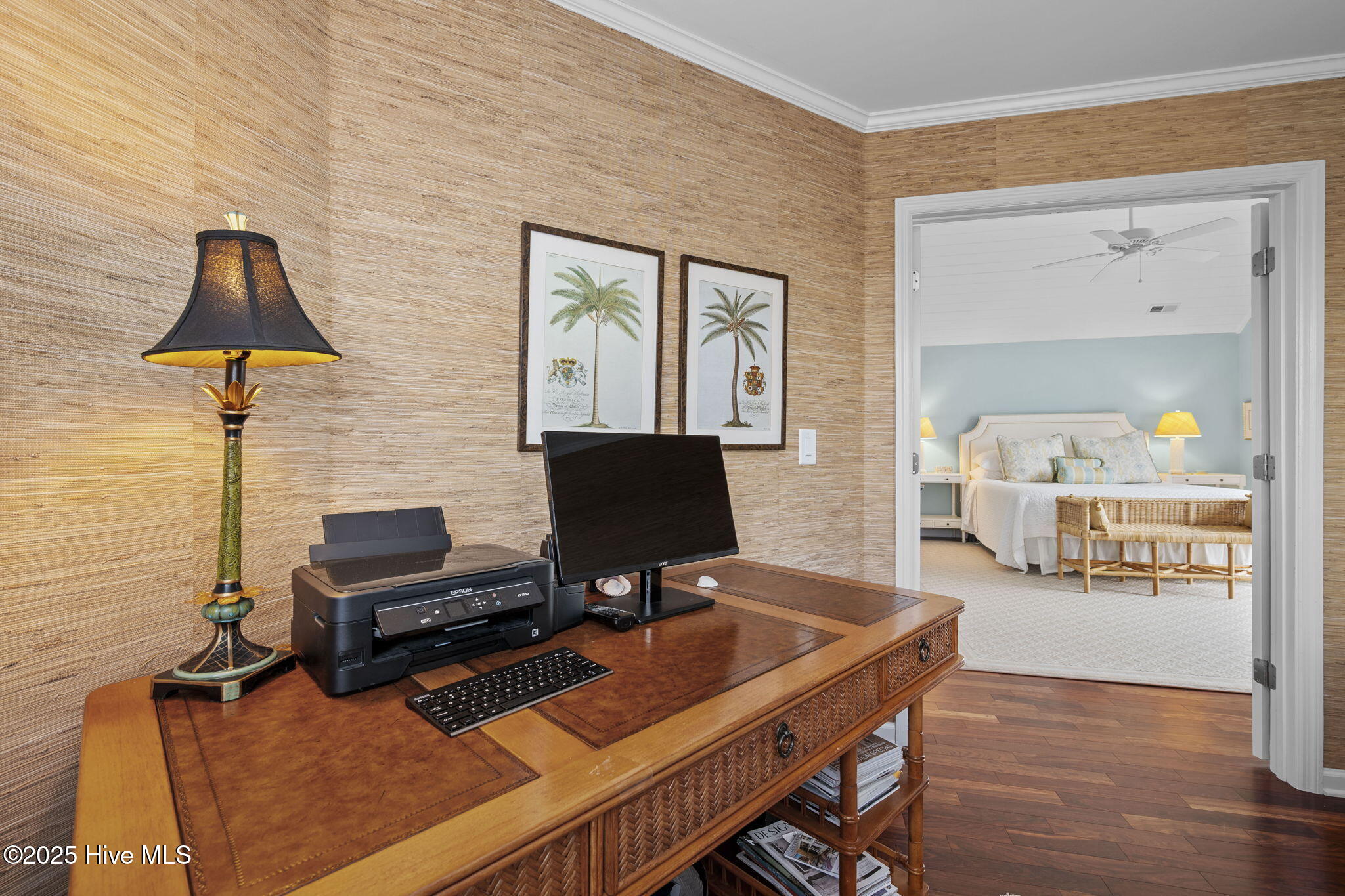 100544331 | Photo 51