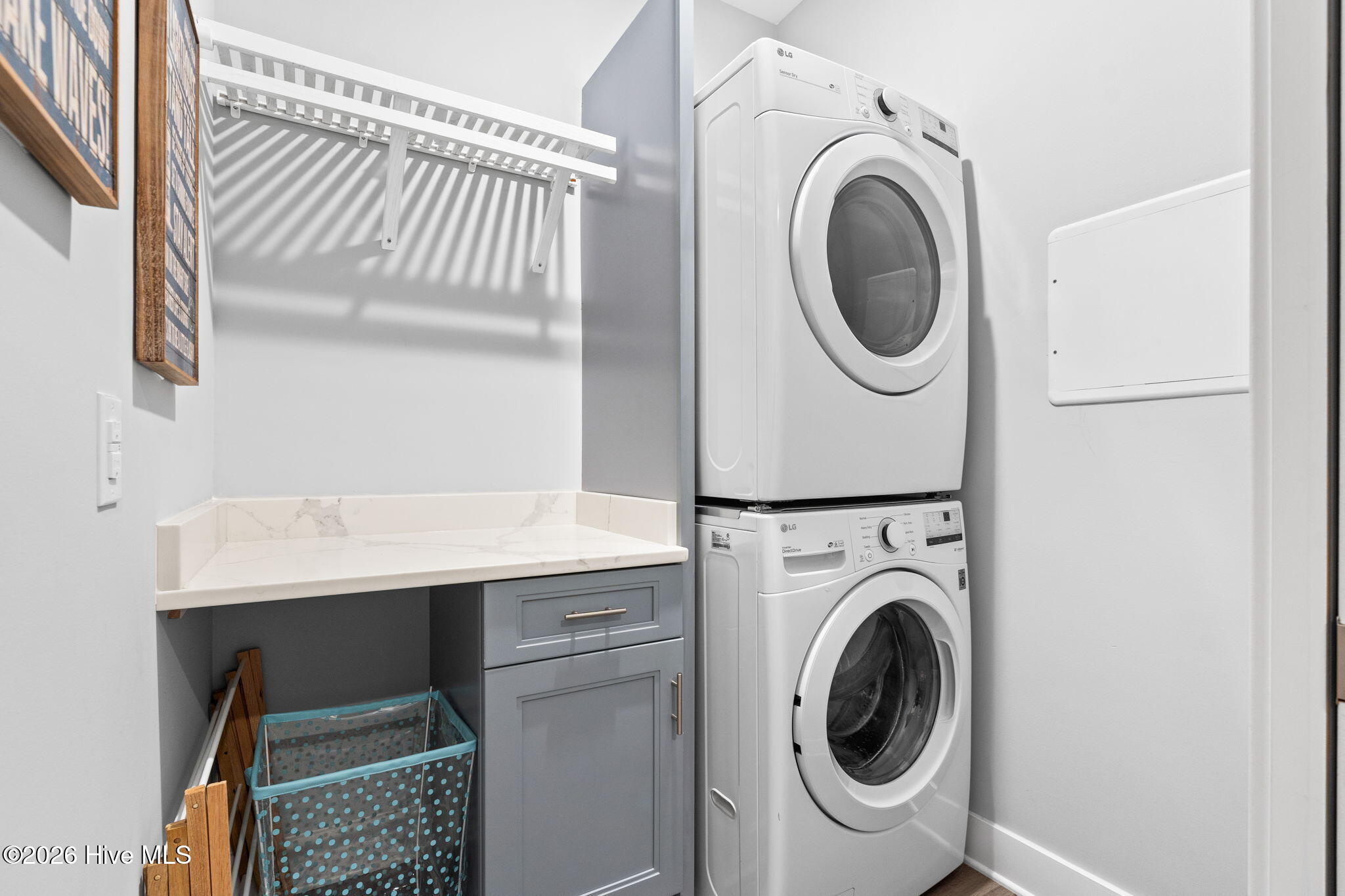 100568020 | Photo 23