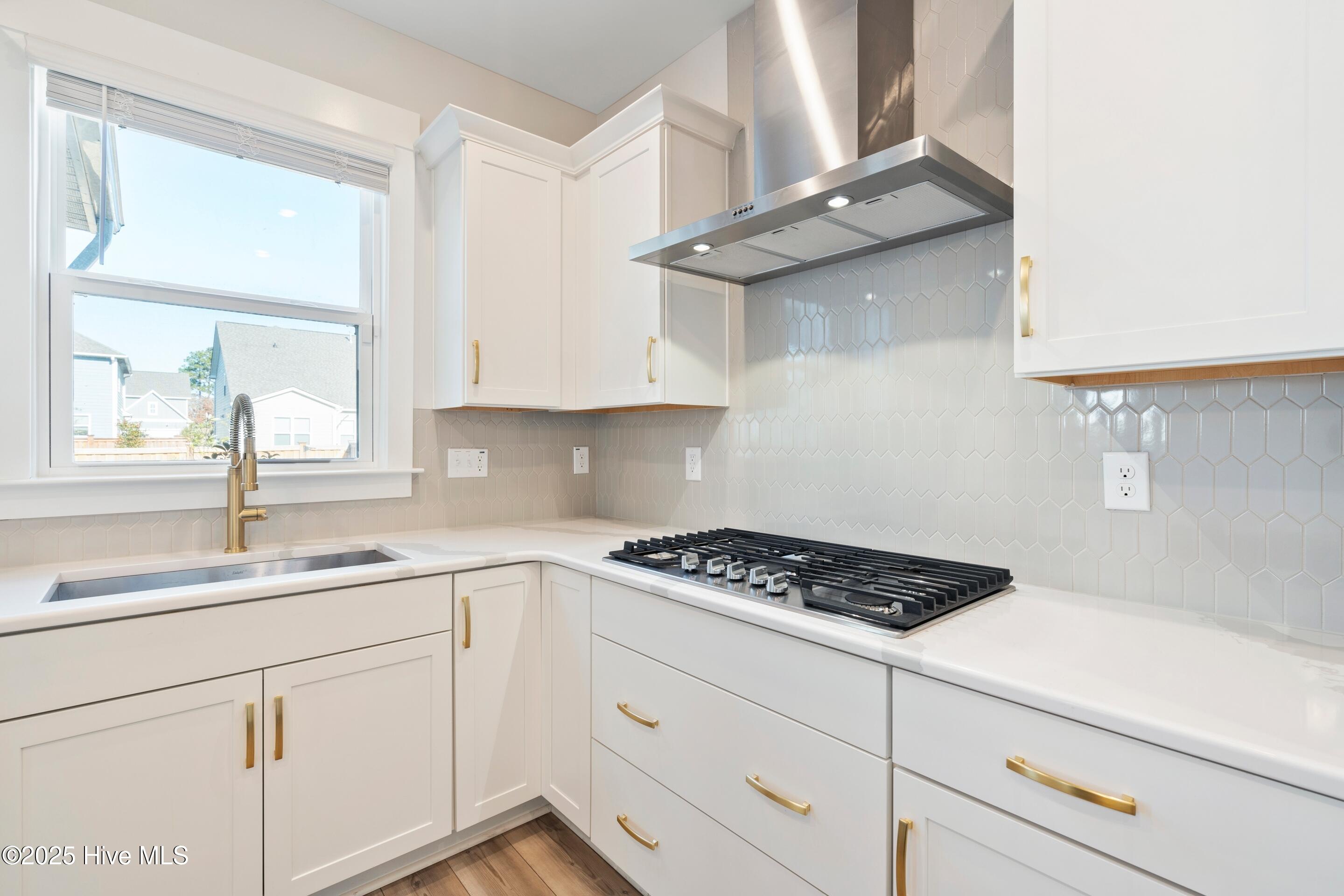 100547045 | Photo 21