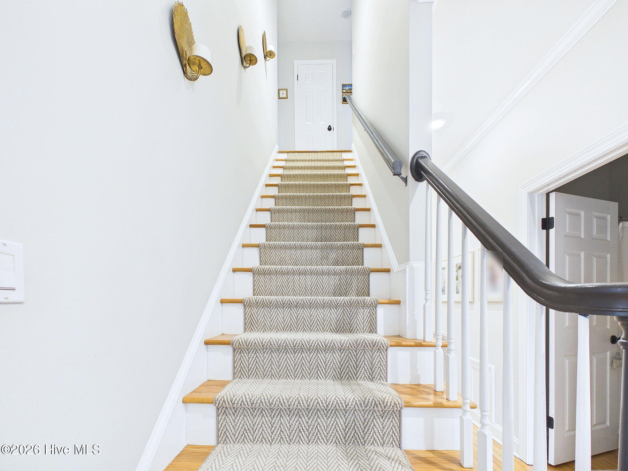 100572584 | Photo 54