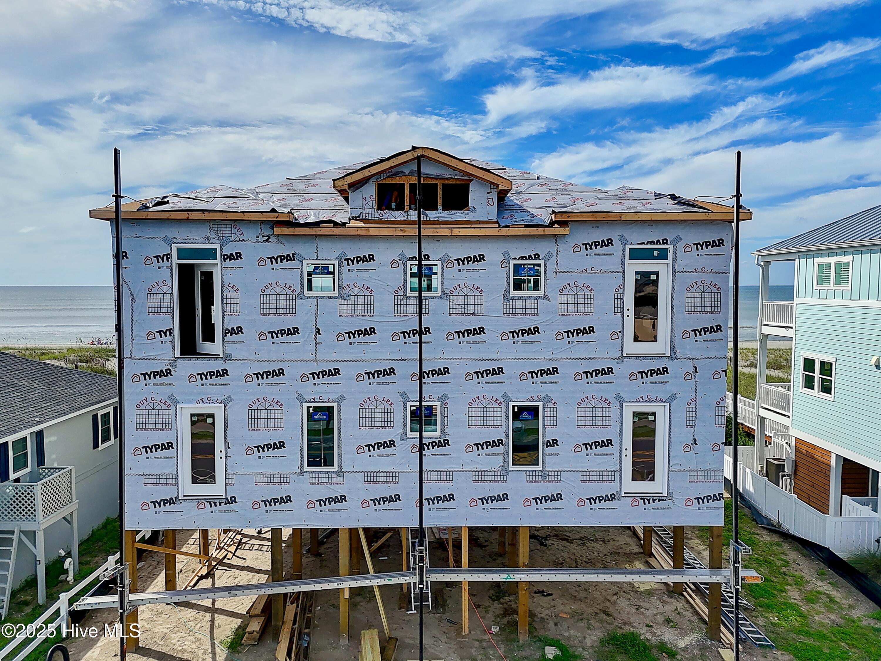 100525710 | Photo 13