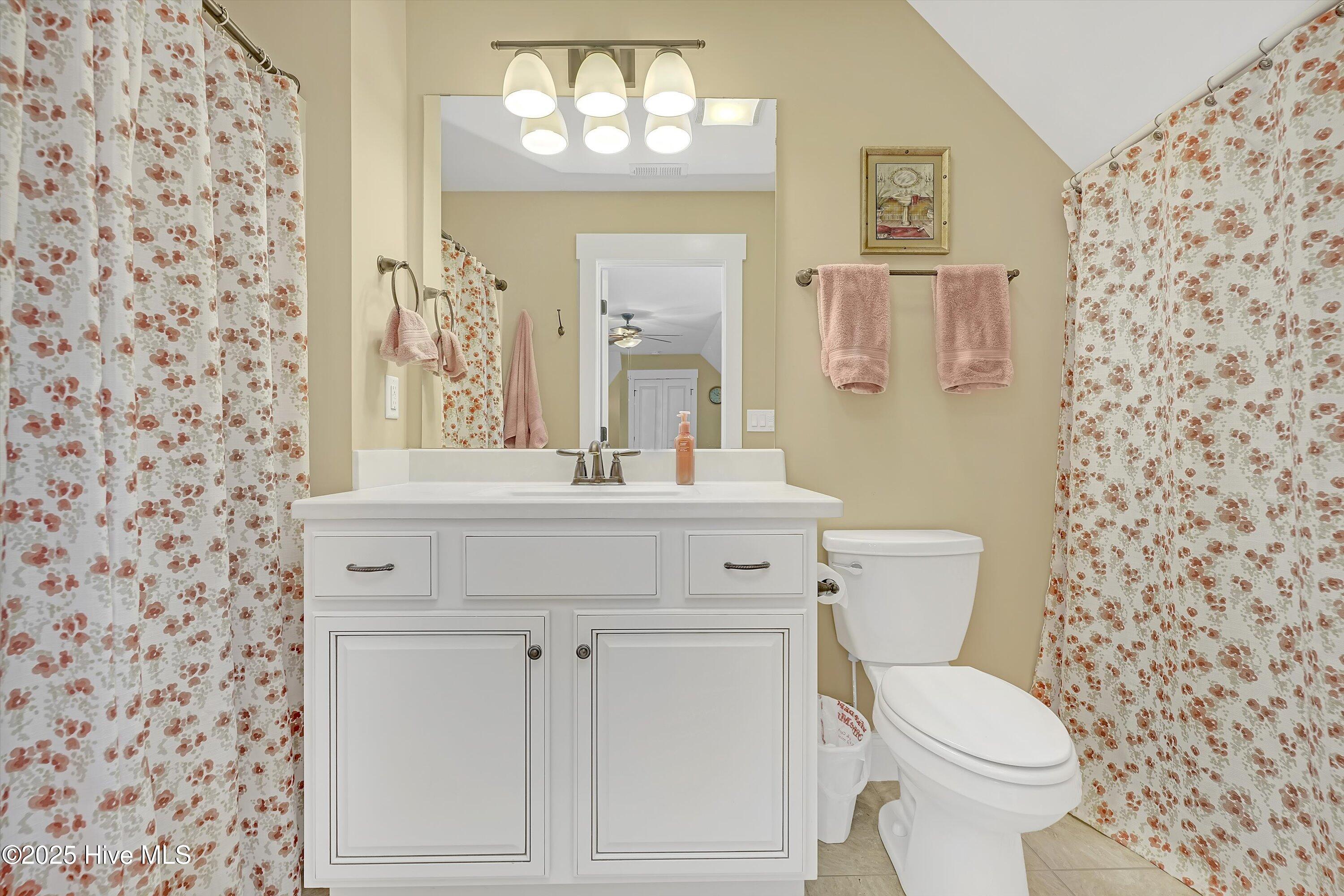 100553143 | Photo 24