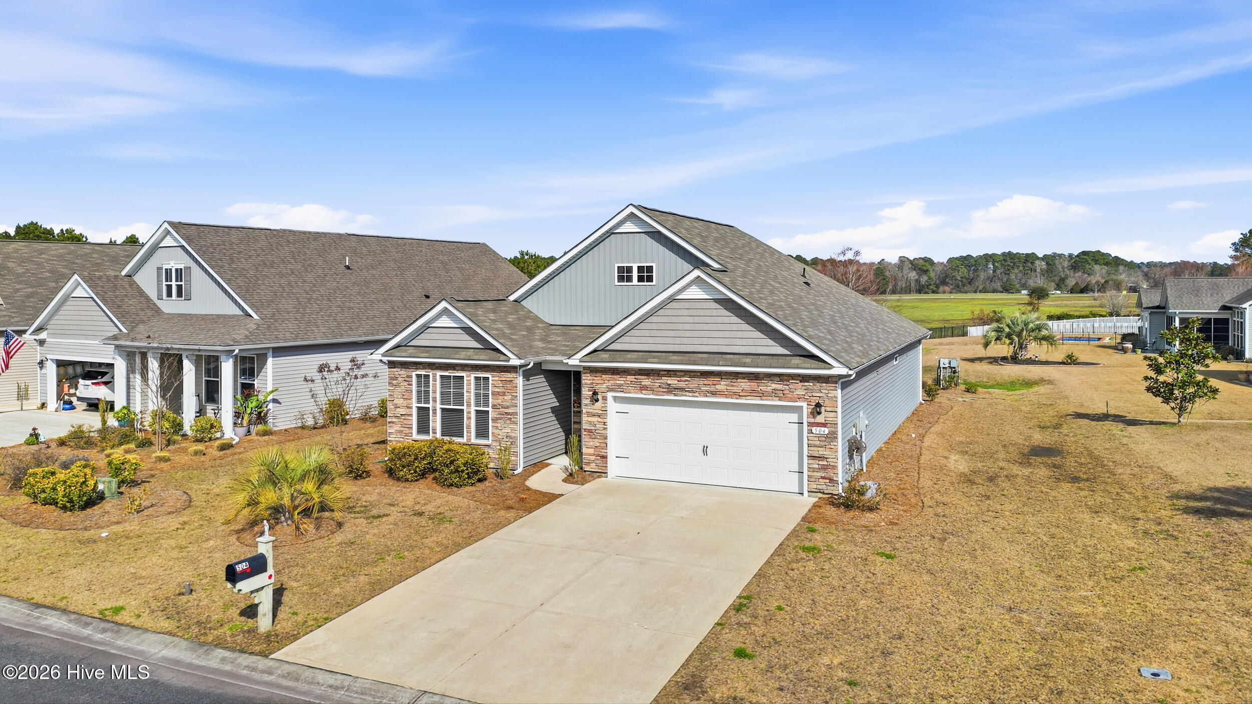 100558001 | Photo 33