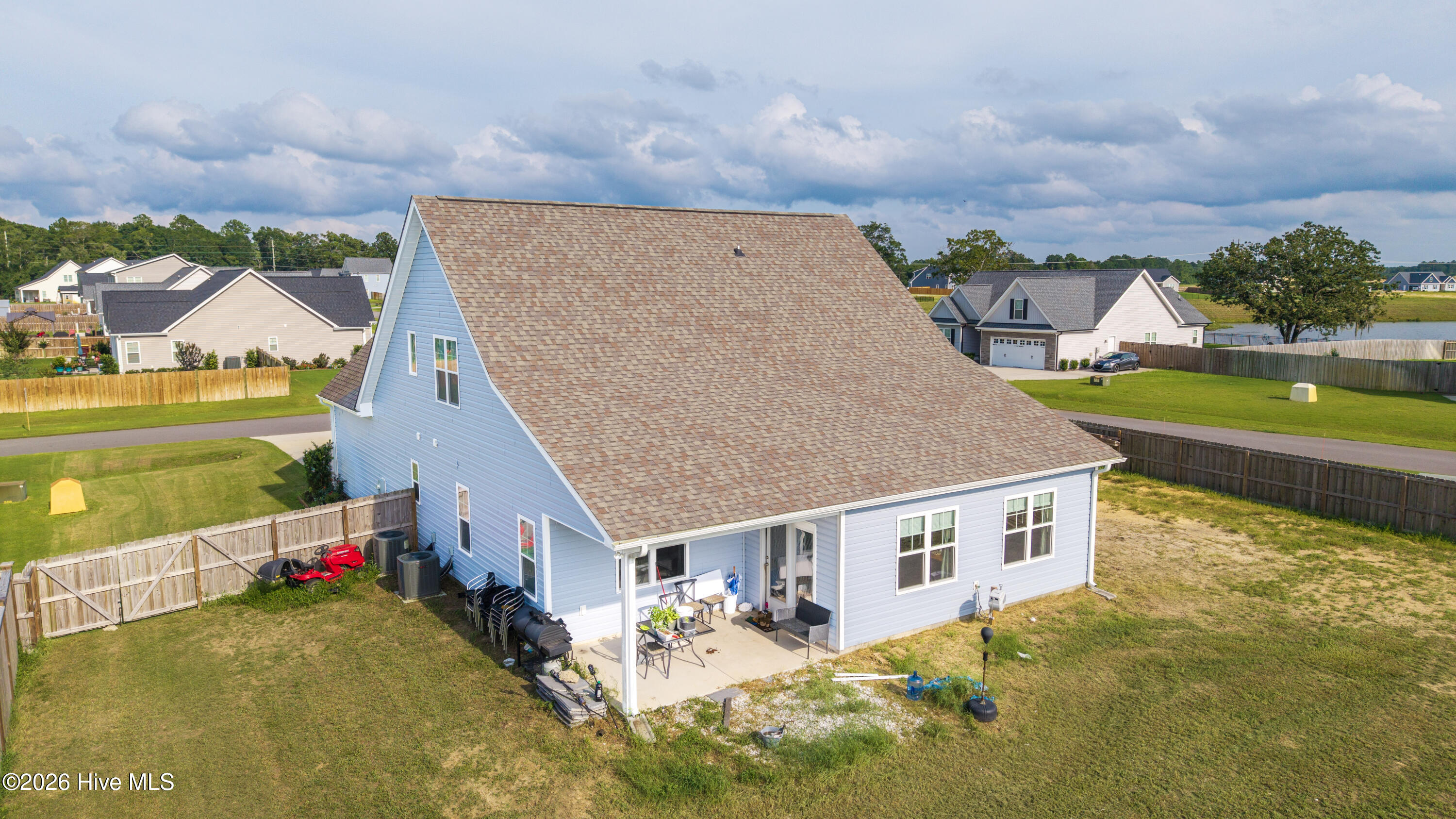 100569273 | Photo 52