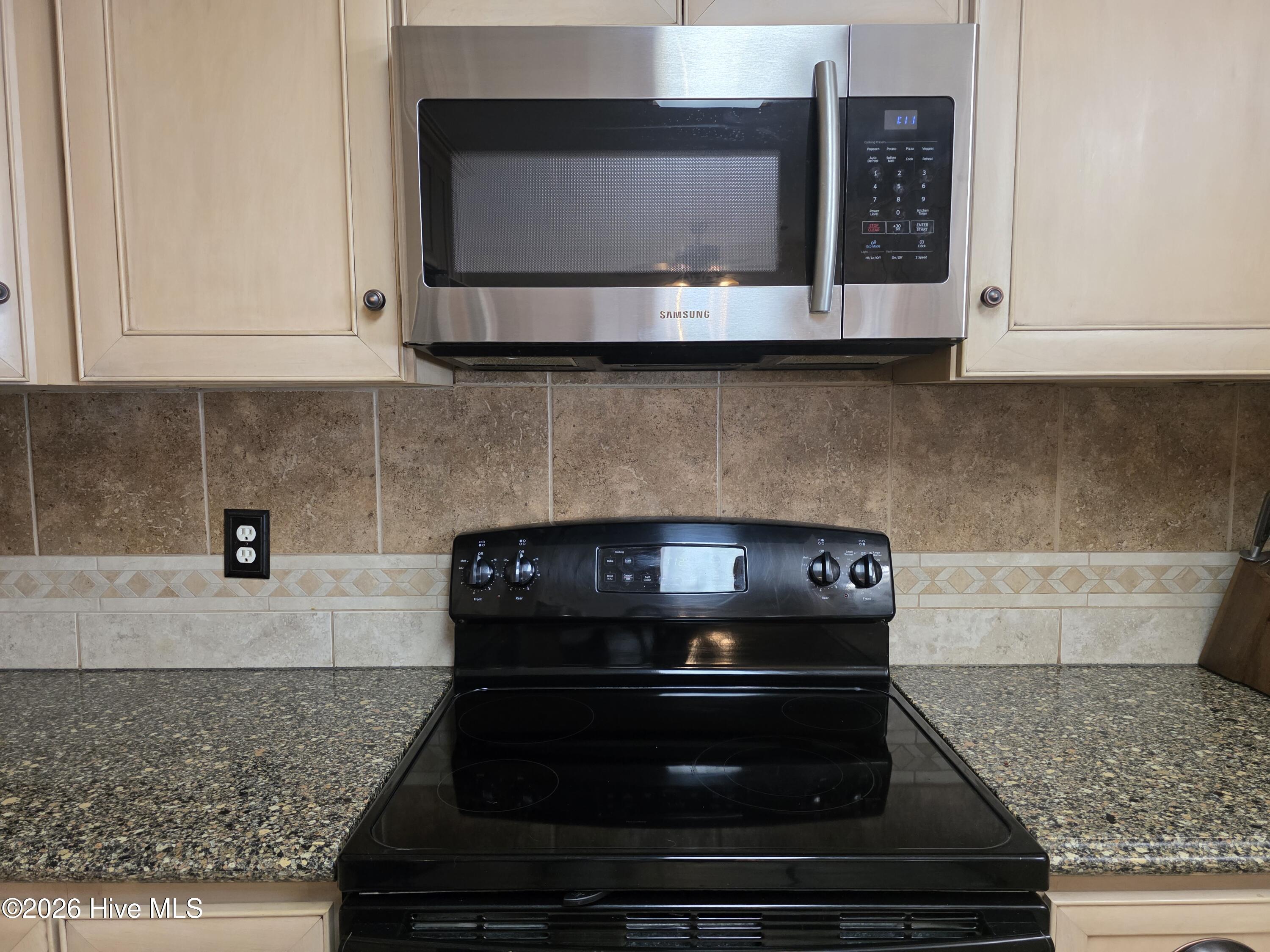 100554499 | Photo 14